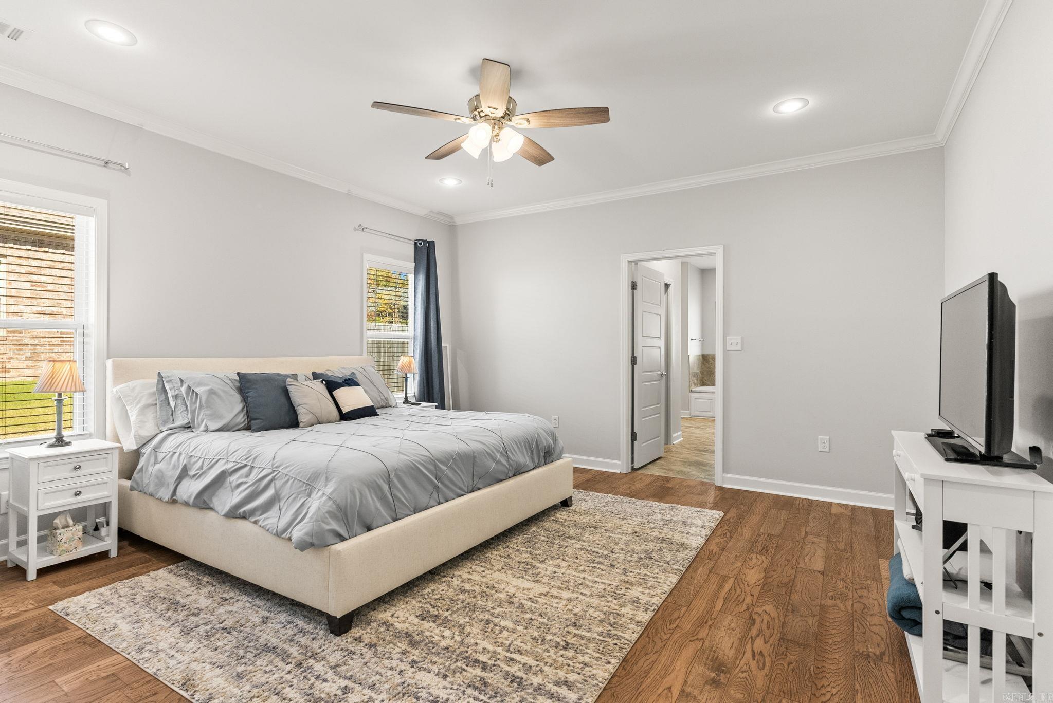 SIENNA LAKE - Residential