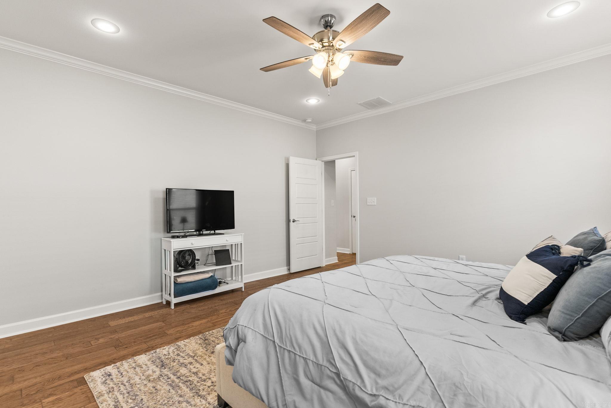 SIENNA LAKE - Residential