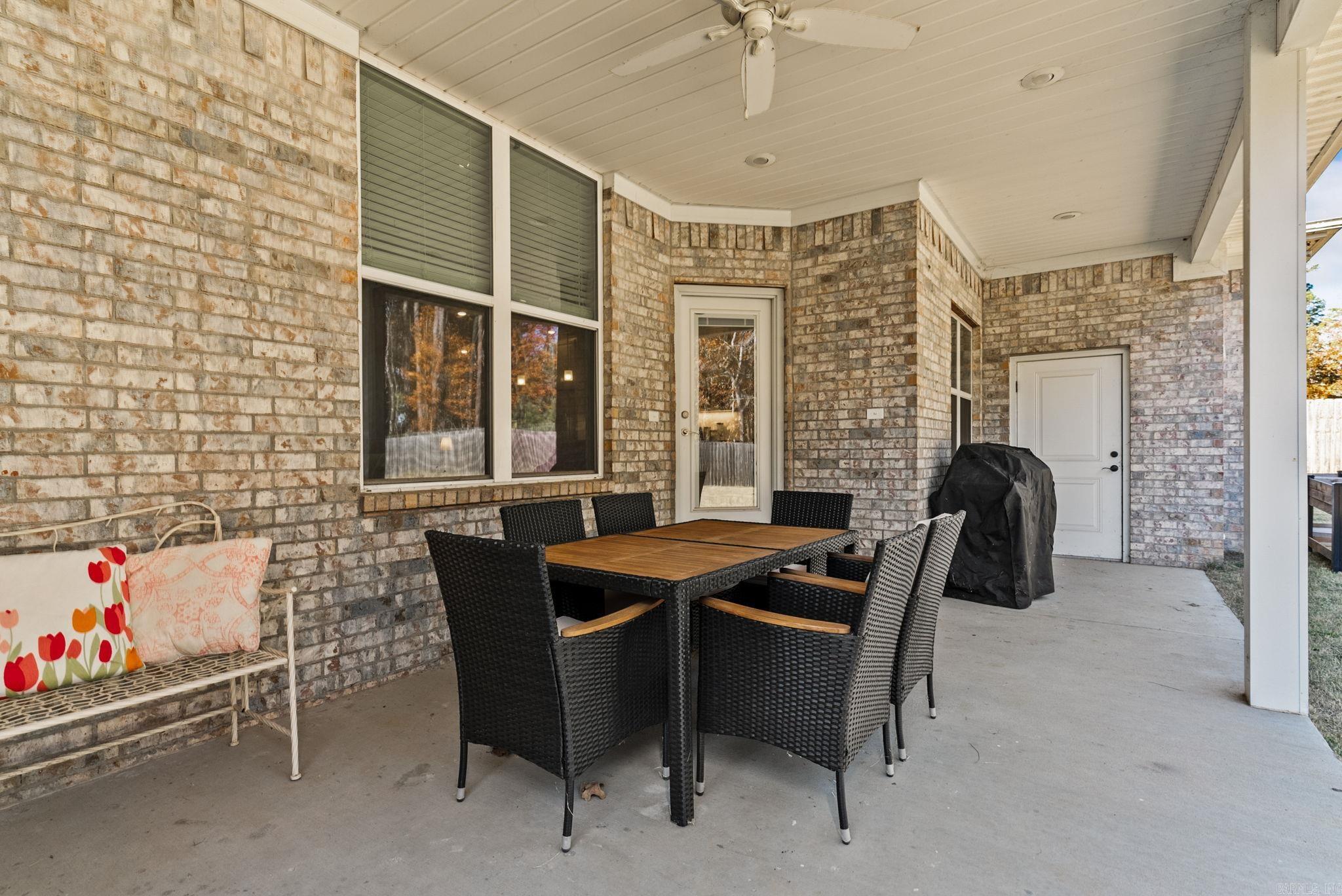 SIENNA LAKE - Residential