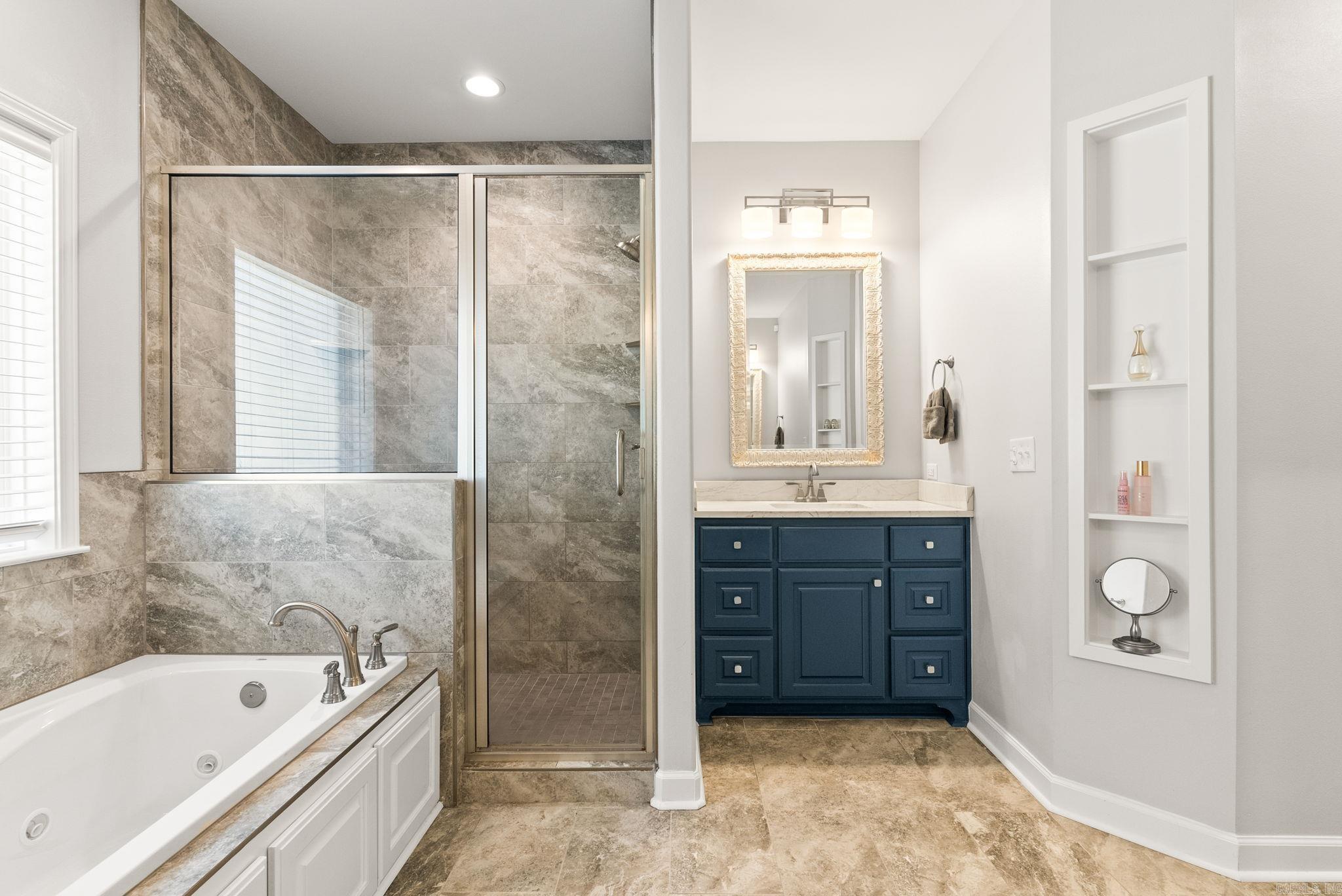 SIENNA LAKE - Residential