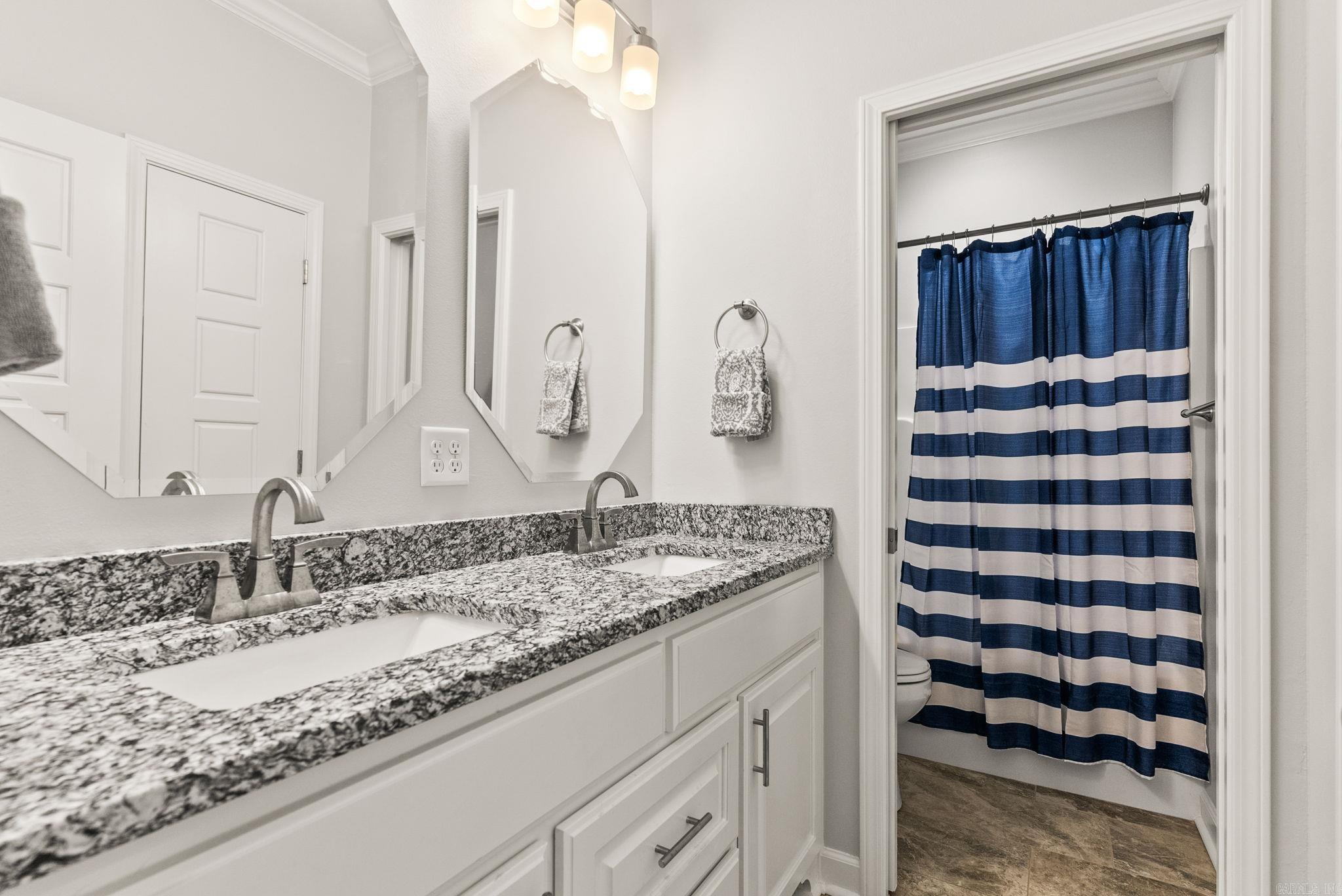 SIENNA LAKE - Residential