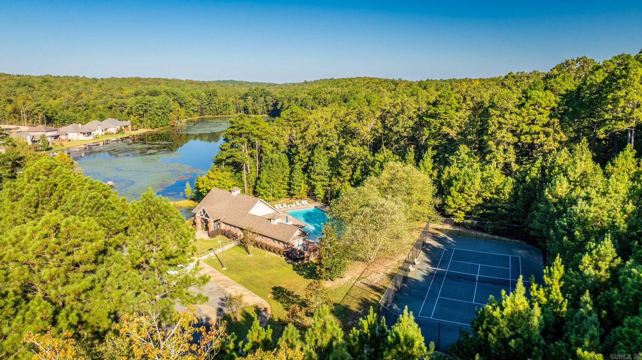 SIENNA LAKE - Residential