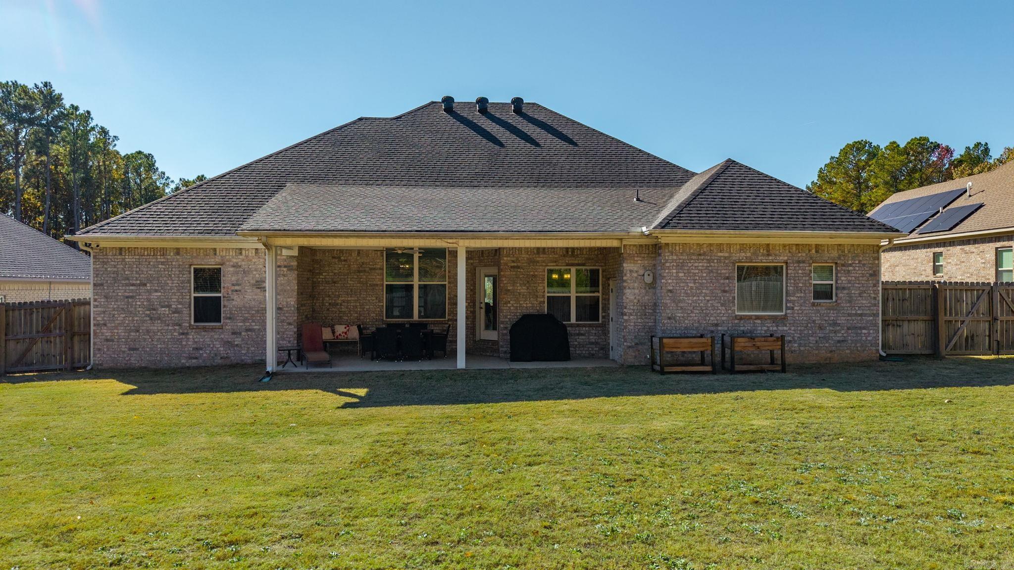 SIENNA LAKE - Residential