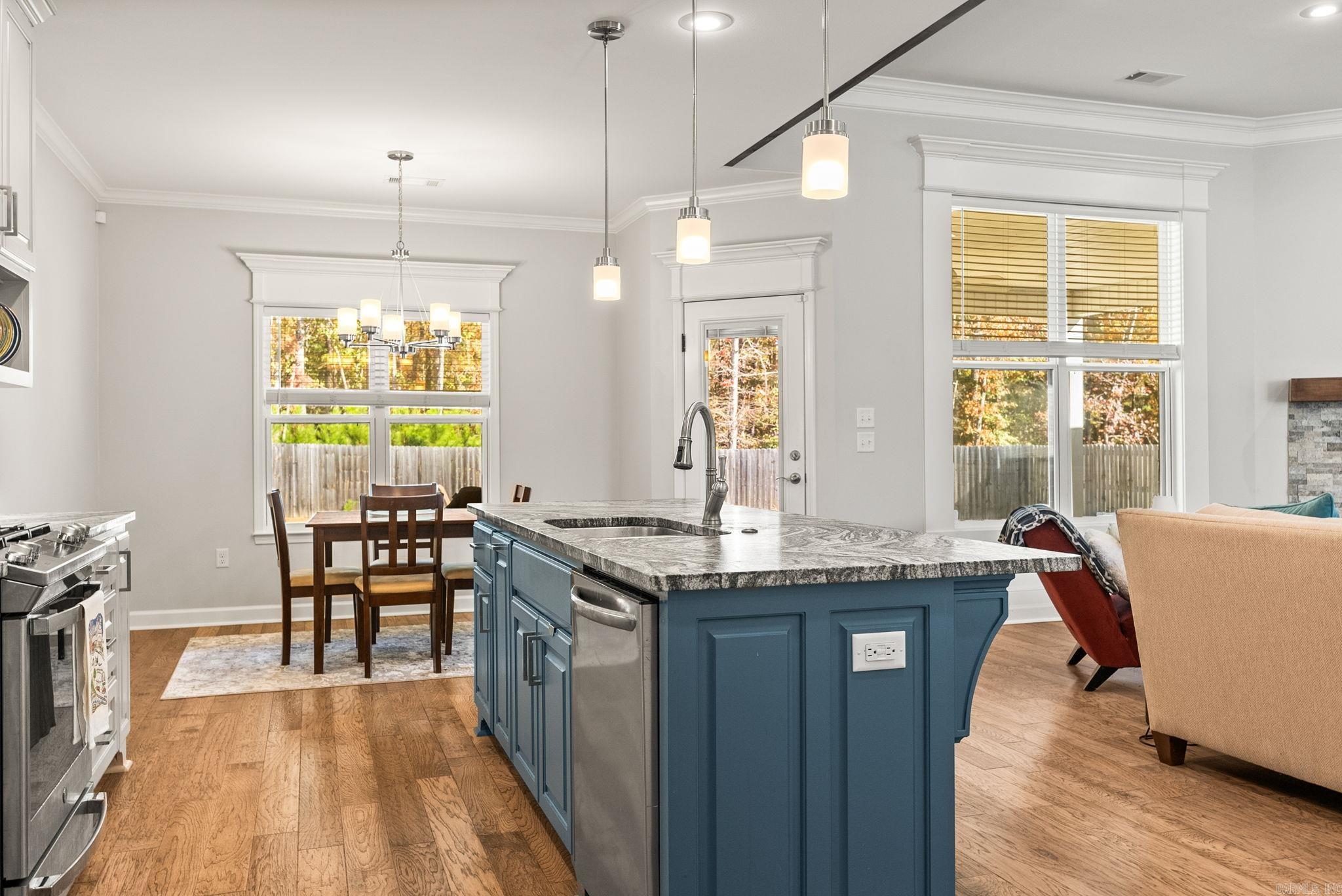 SIENNA LAKE - Residential