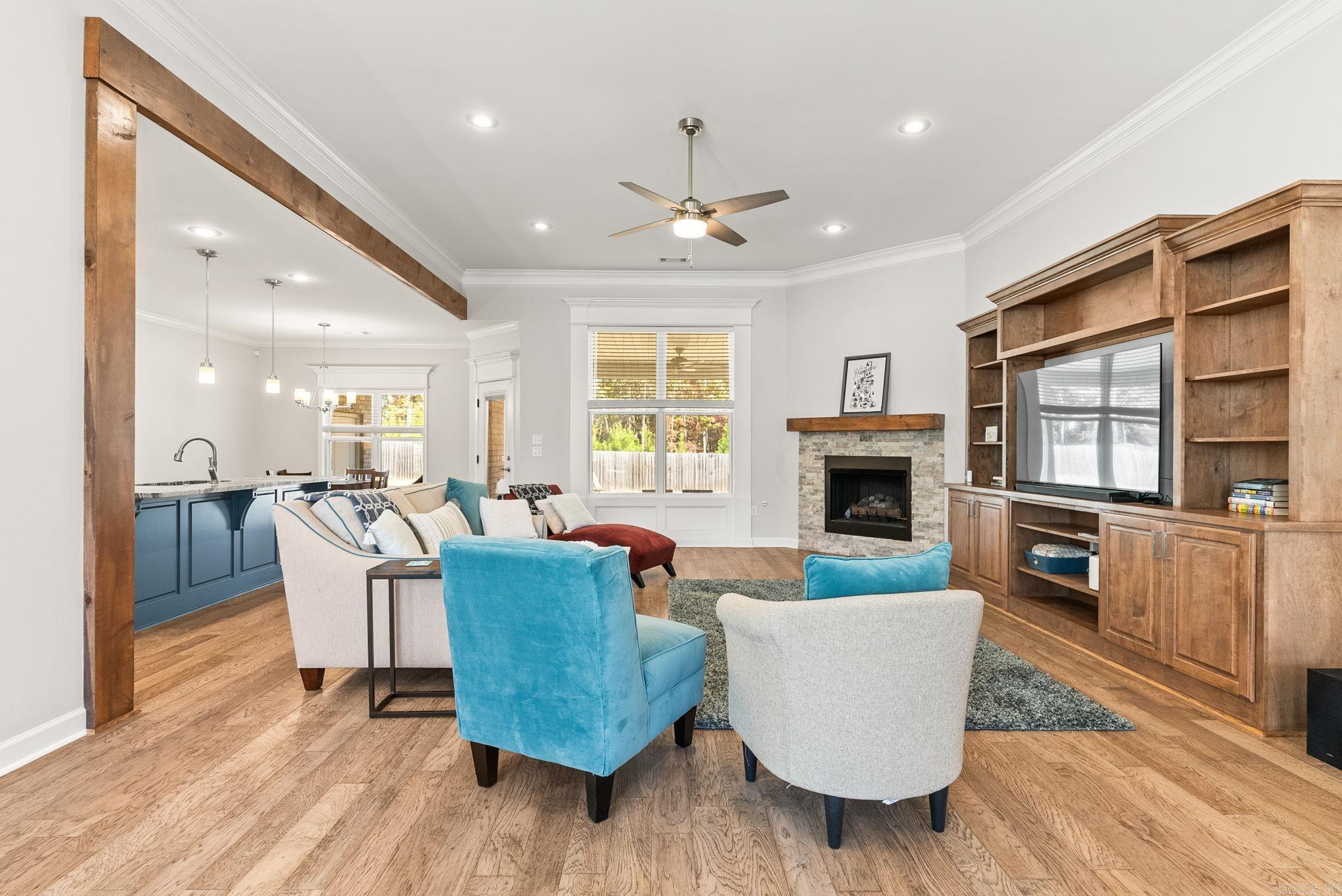 SIENNA LAKE - Residential