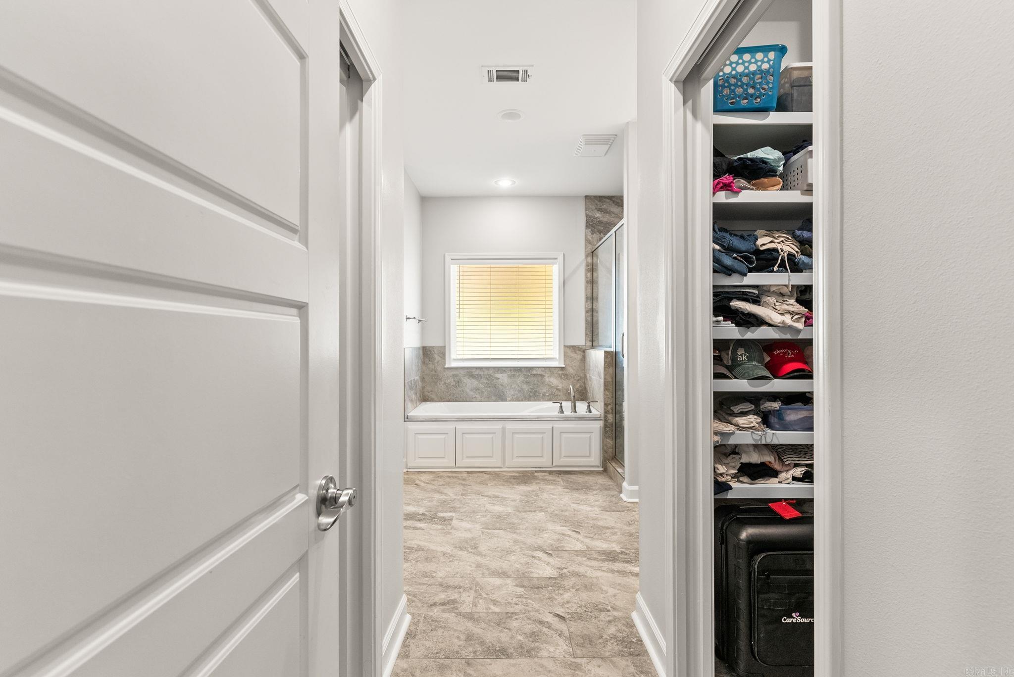 SIENNA LAKE - Residential