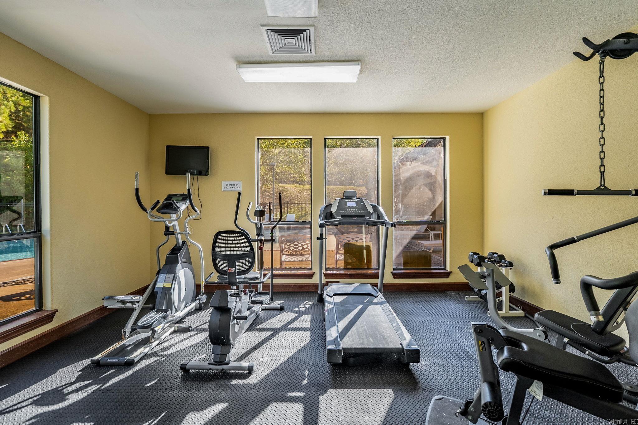 SIENNA LAKE - Residential