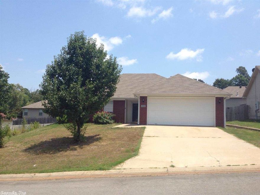 Great Property in great area  Short sale, process started and we just need an offer.     Buyer is responsible for turning on utilities  see agent remarks for combo code on back door