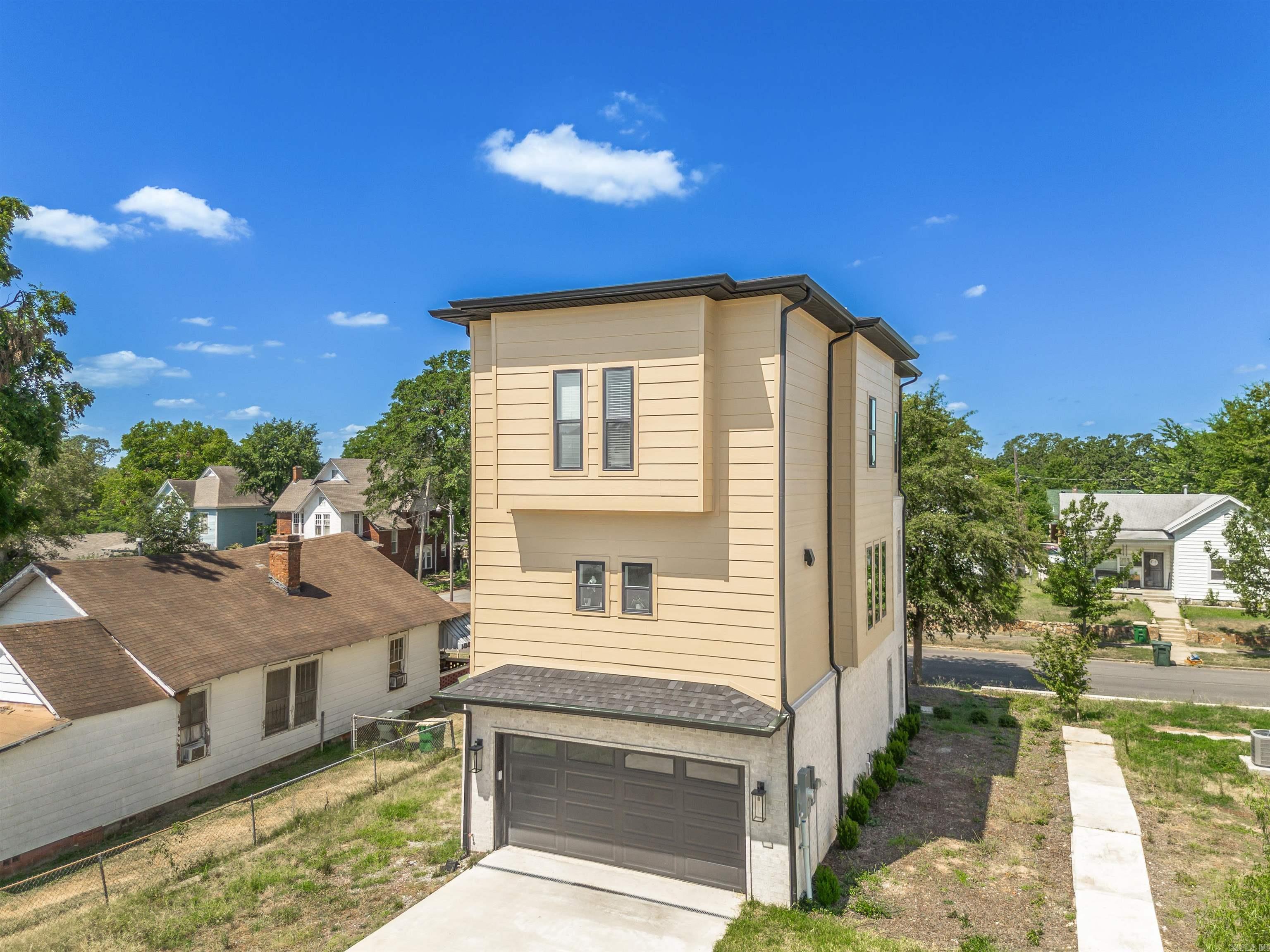 Weldon E Wrights - Residential