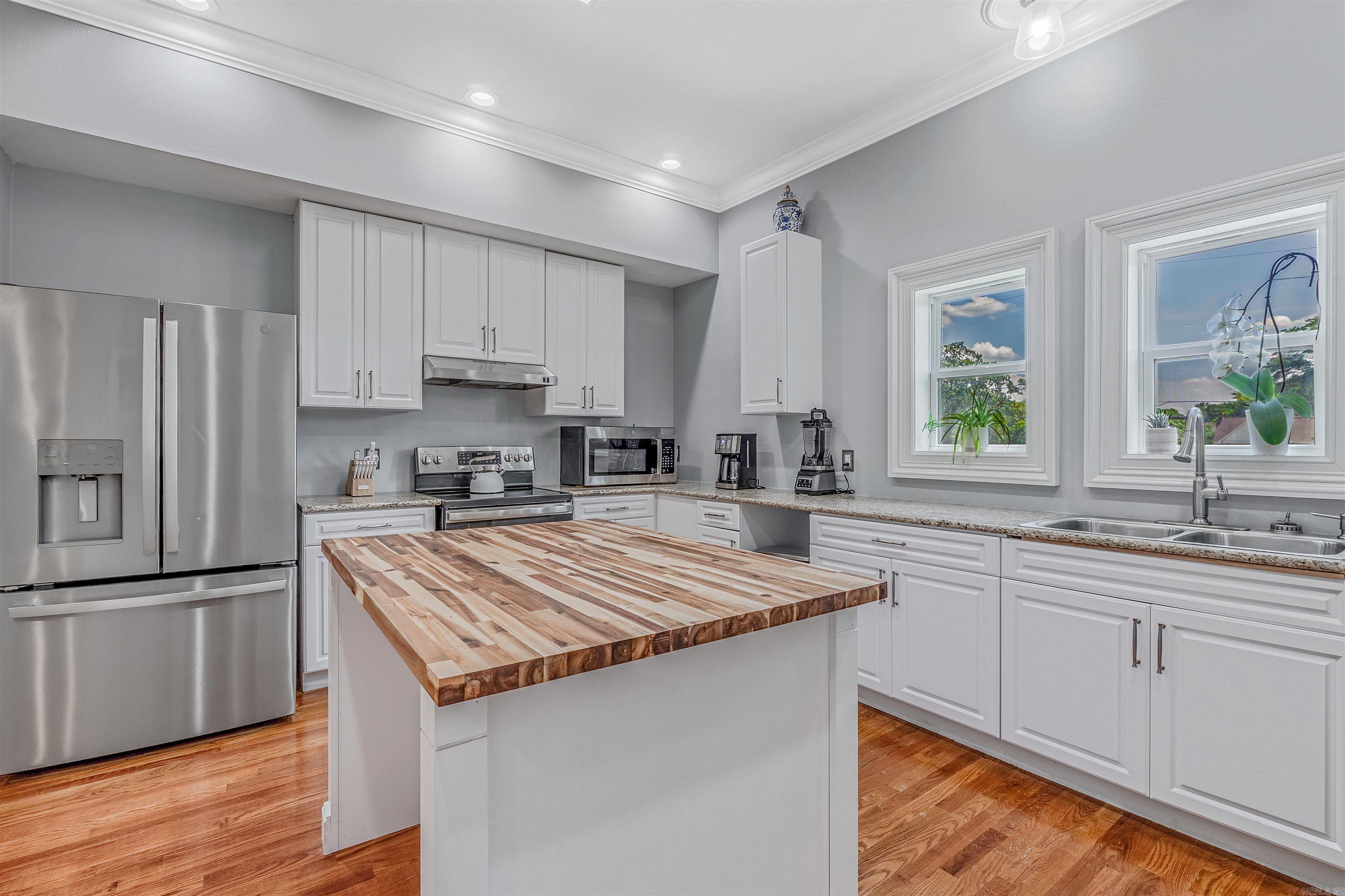 Weldon E Wrights - Residential