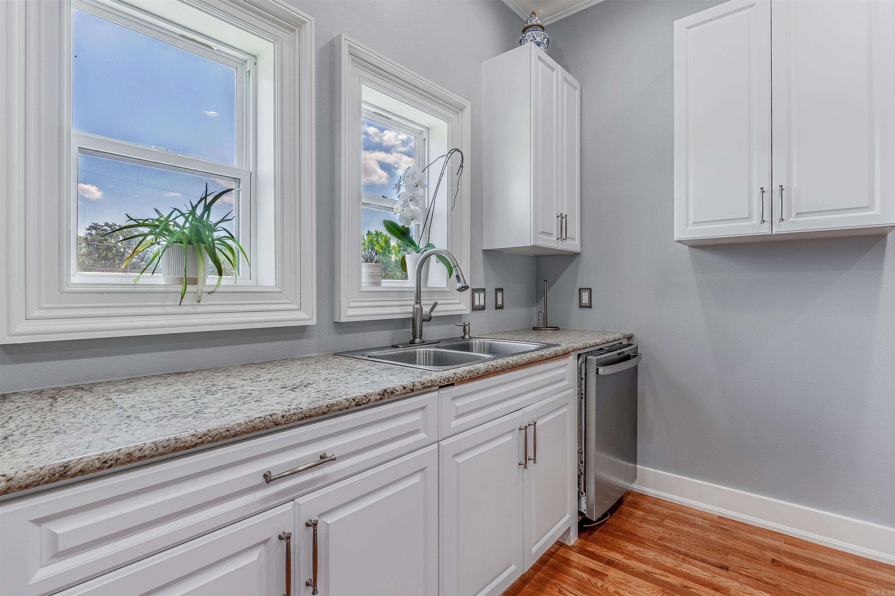 Weldon E Wrights - Residential