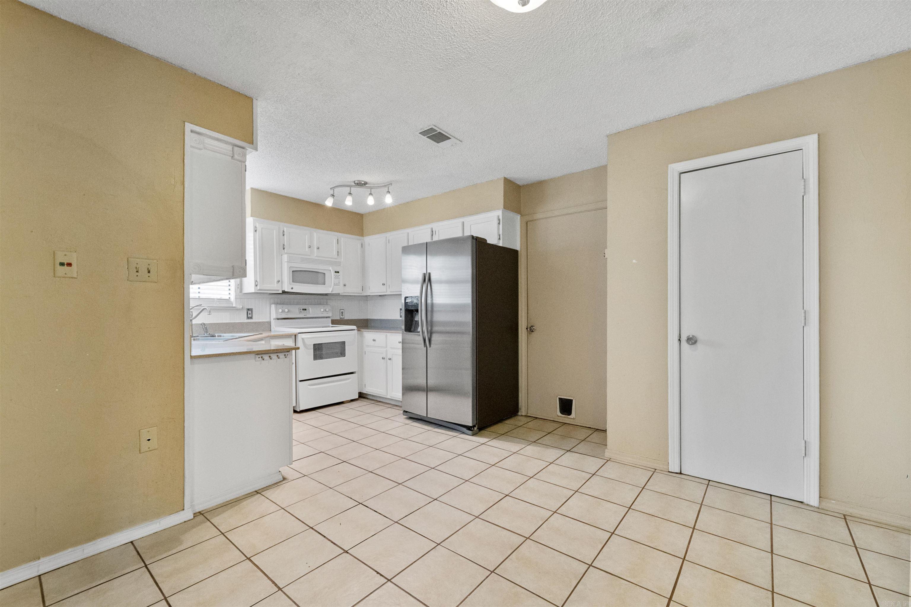 ROLLING OAKS - Residential