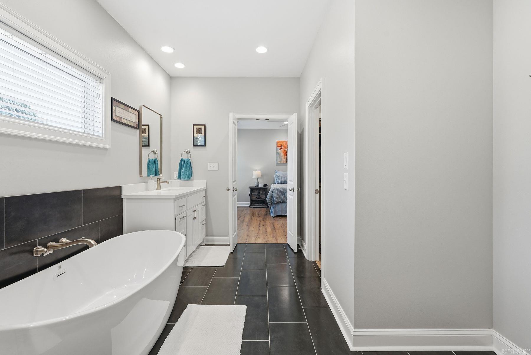 EDGEWOOD PARK - Residential