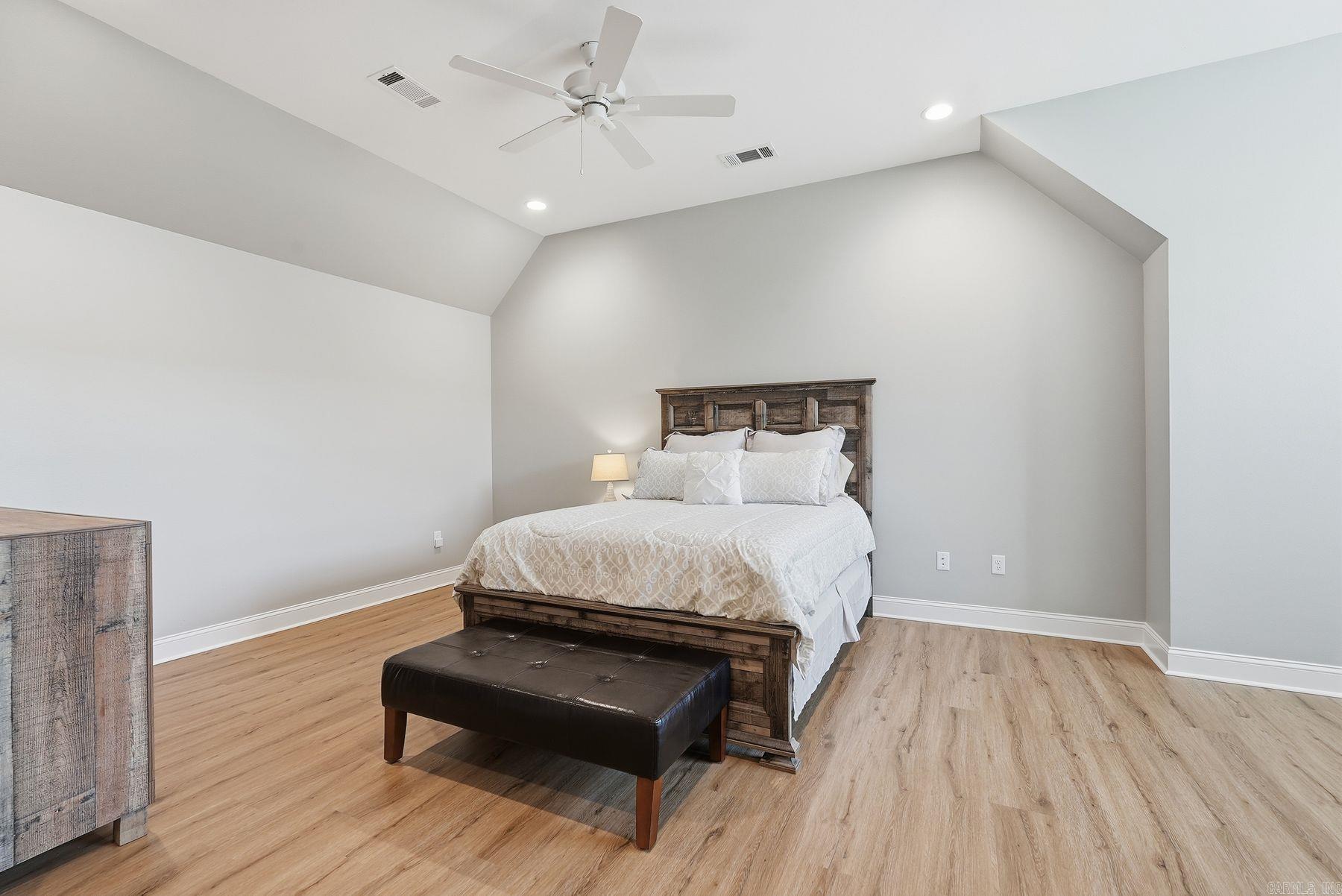 EDGEWOOD PARK - Residential