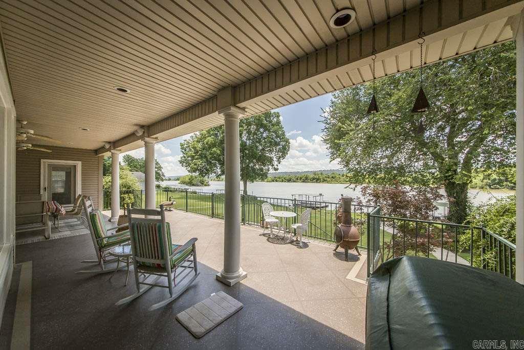 PALISADES HEIGHTS - Residential