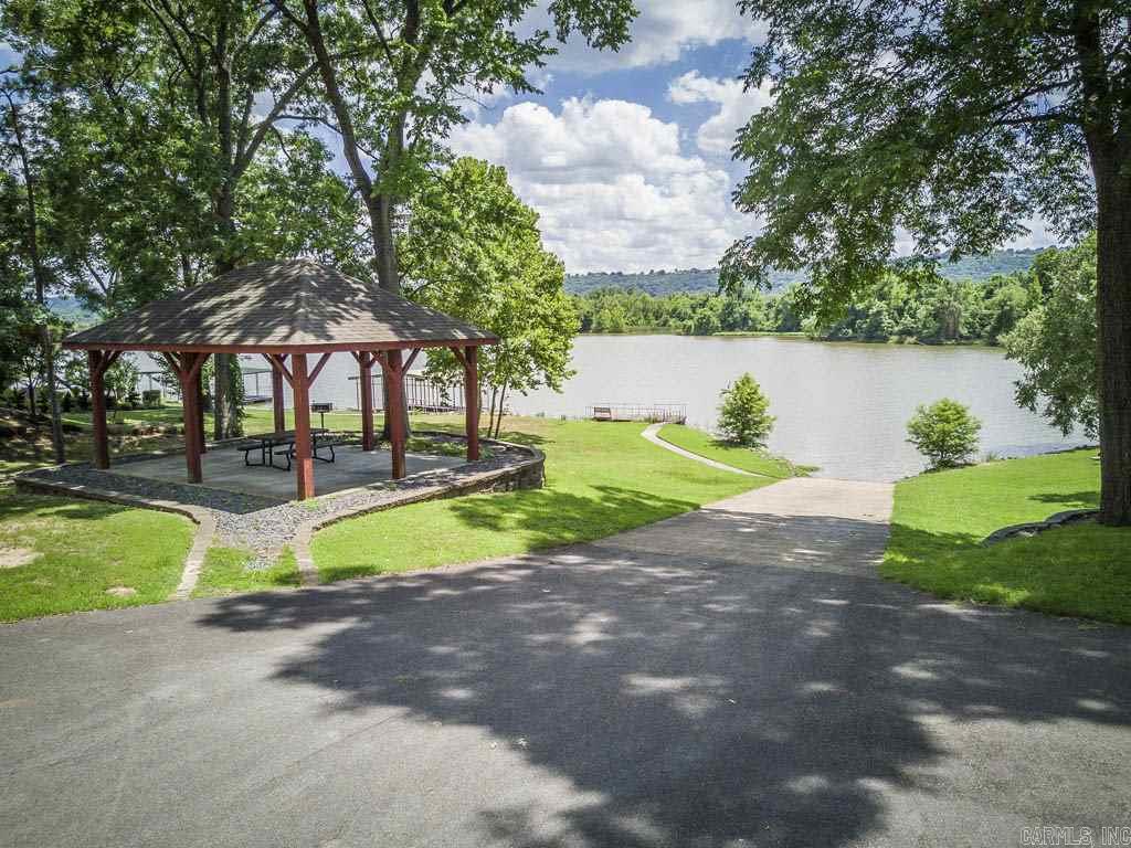 PALISADES HEIGHTS - Residential