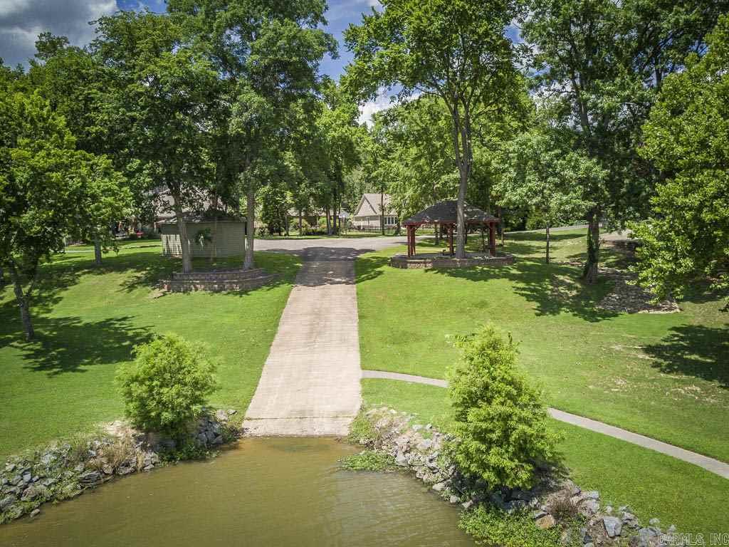 PALISADES HEIGHTS - Residential