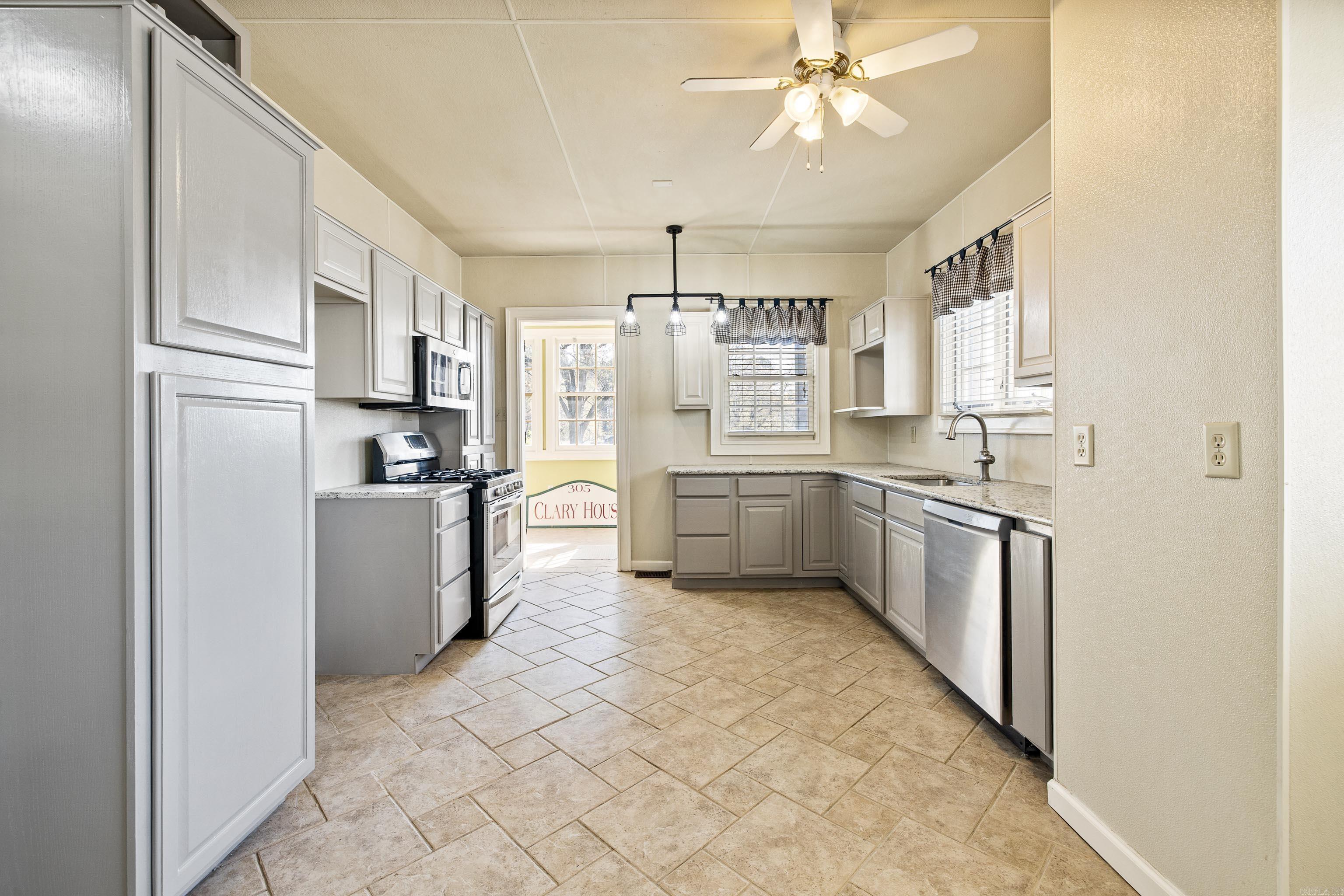 ORIGINAL TOWN-BENTON - Residential