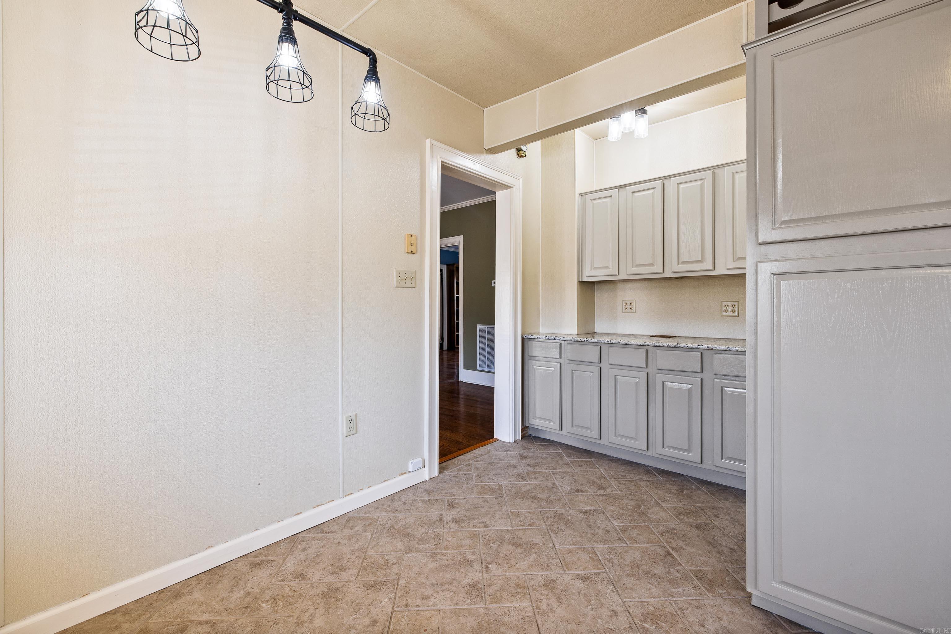 ORIGINAL TOWN-BENTON - Residential