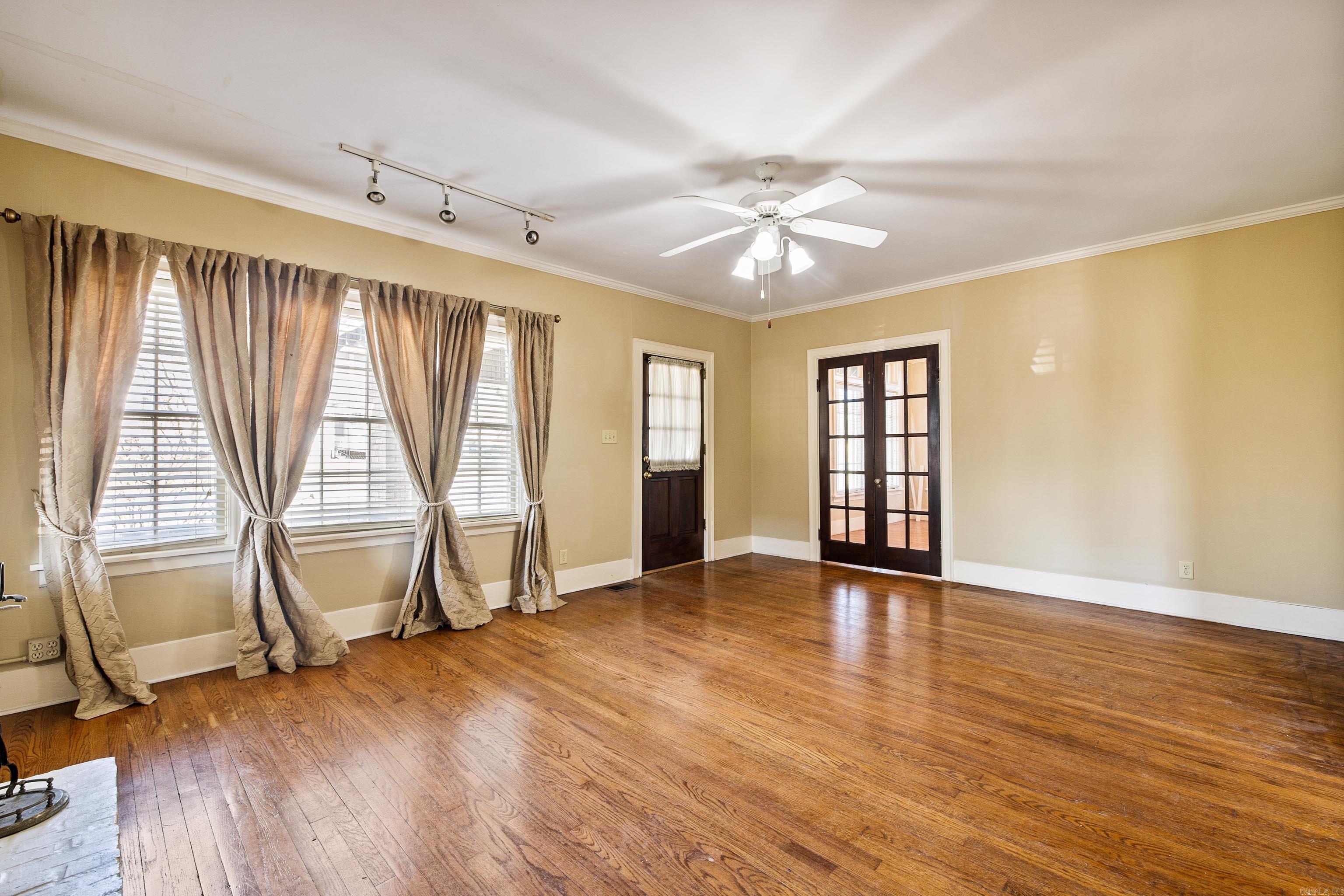 ORIGINAL TOWN-BENTON - Residential