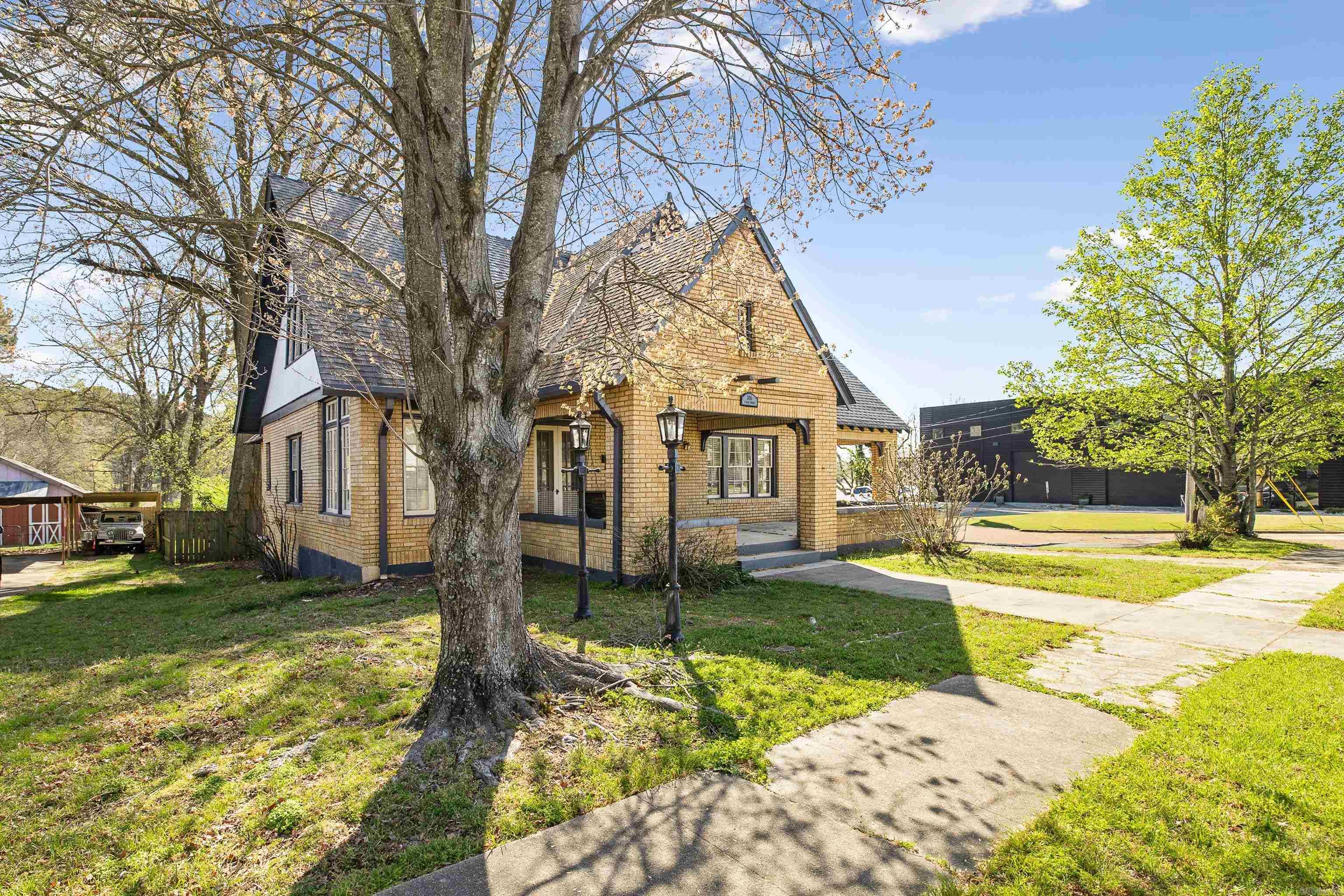 ORIGINAL TOWN-BENTON - Residential