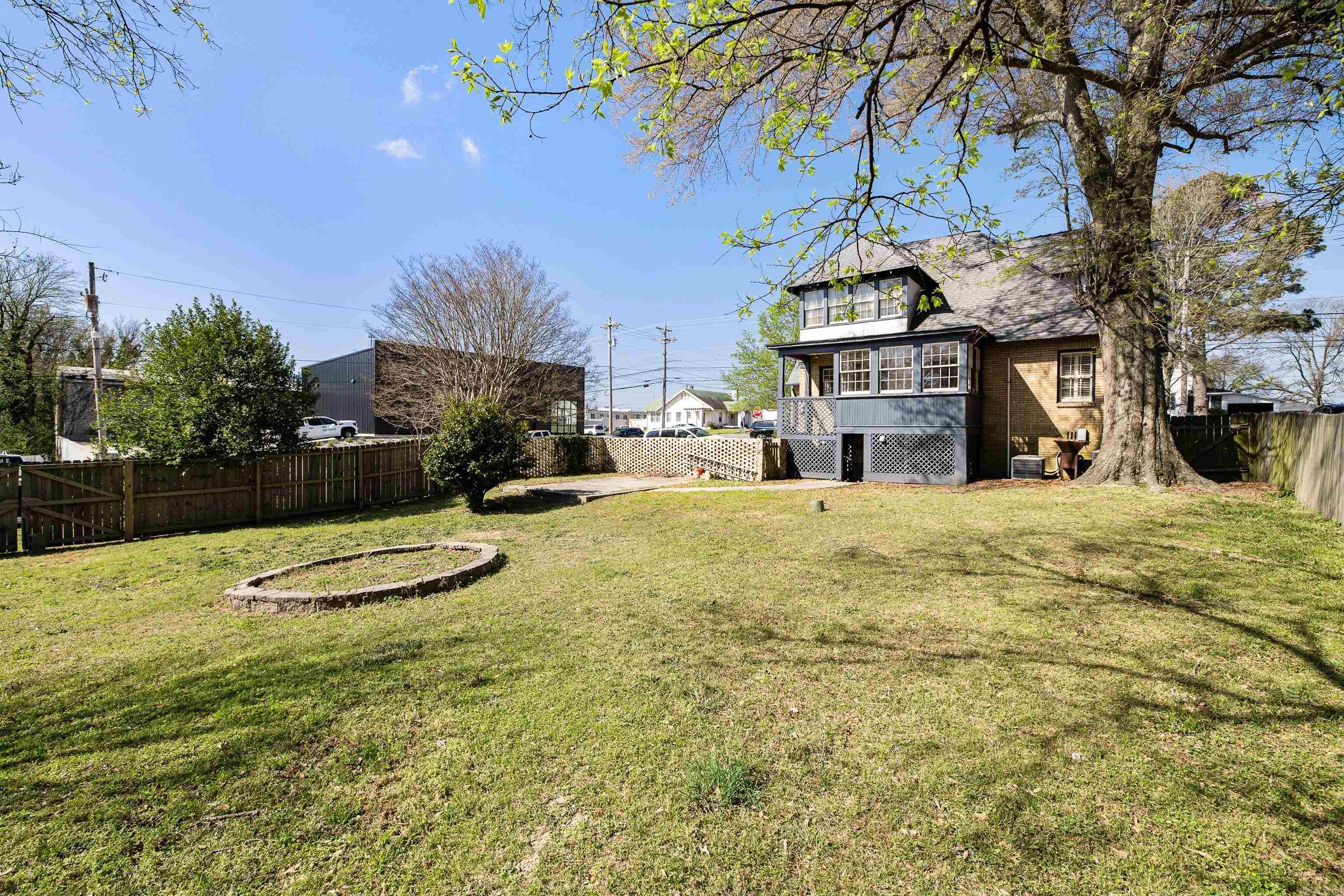 ORIGINAL TOWN-BENTON - Residential