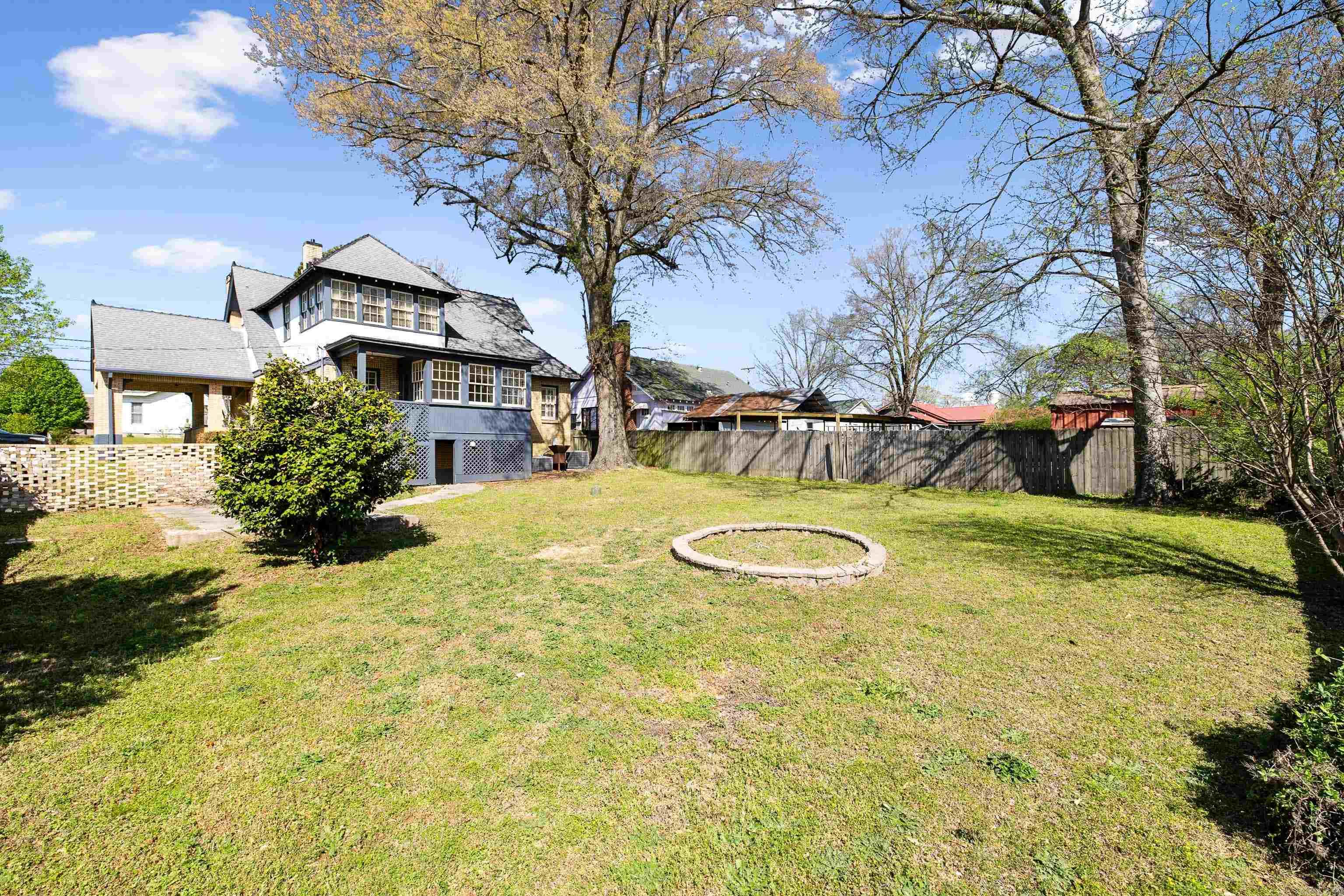 ORIGINAL TOWN-BENTON - Residential