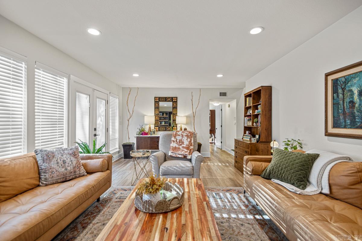 INDIAN HILLS - Residential