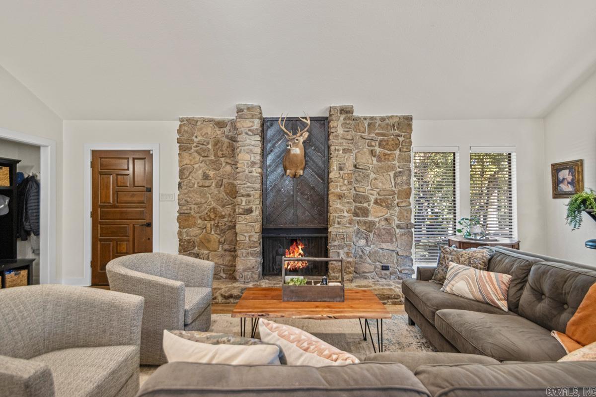 INDIAN HILLS - Residential