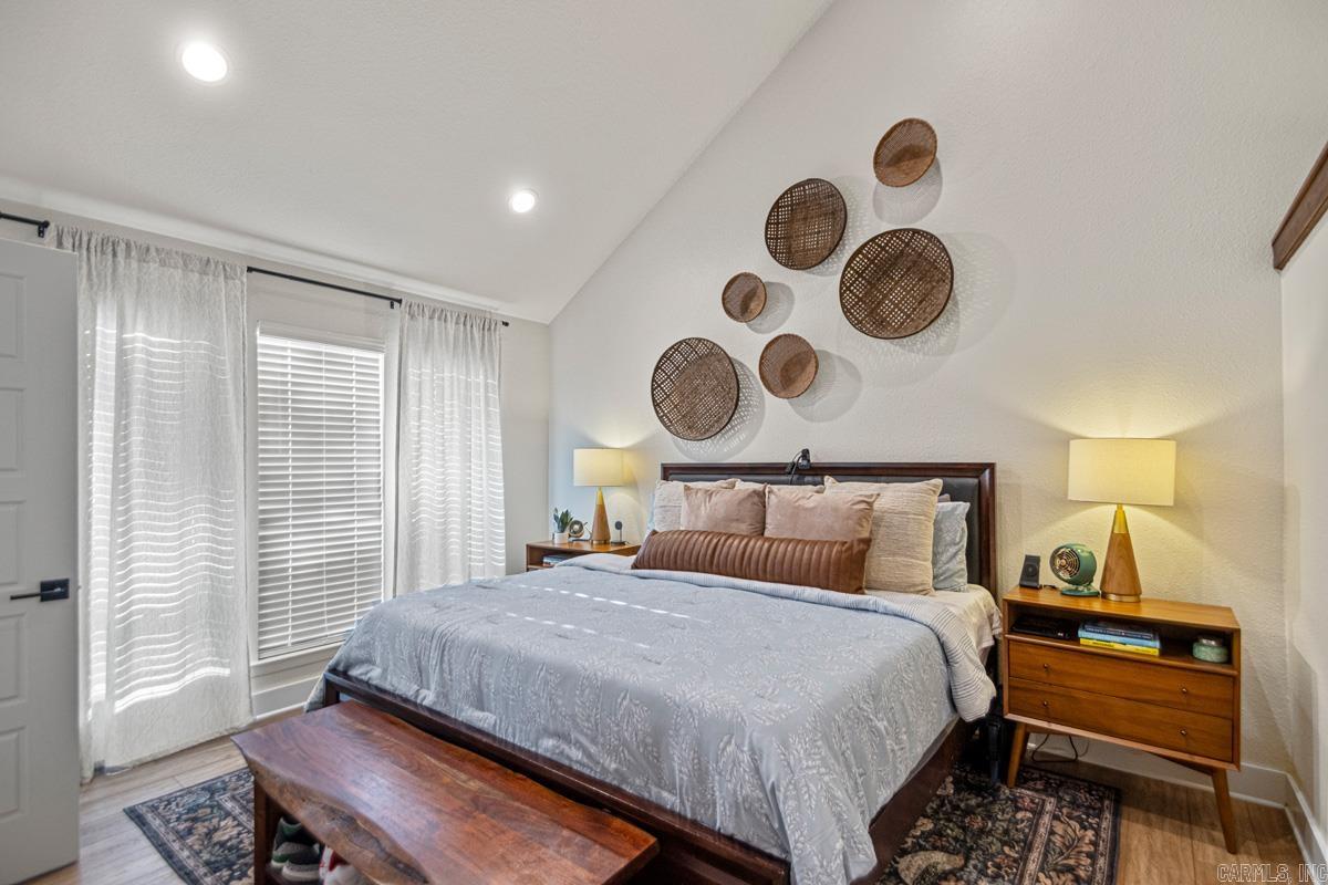 INDIAN HILLS - Residential