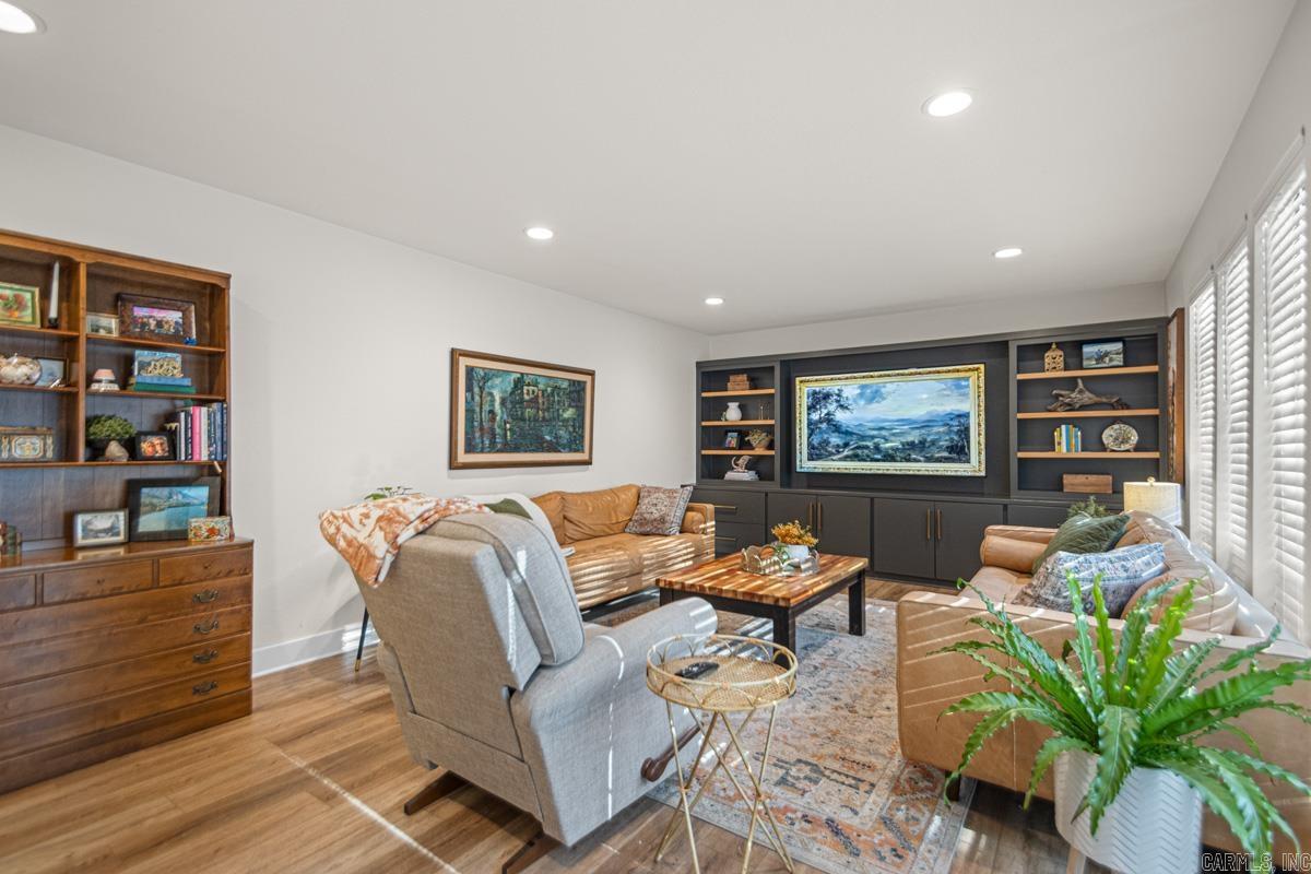 INDIAN HILLS - Residential