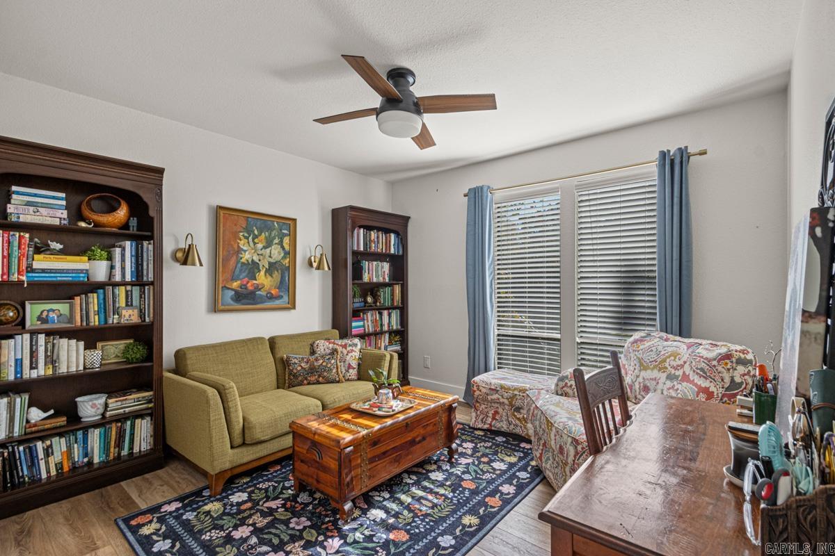 INDIAN HILLS - Residential