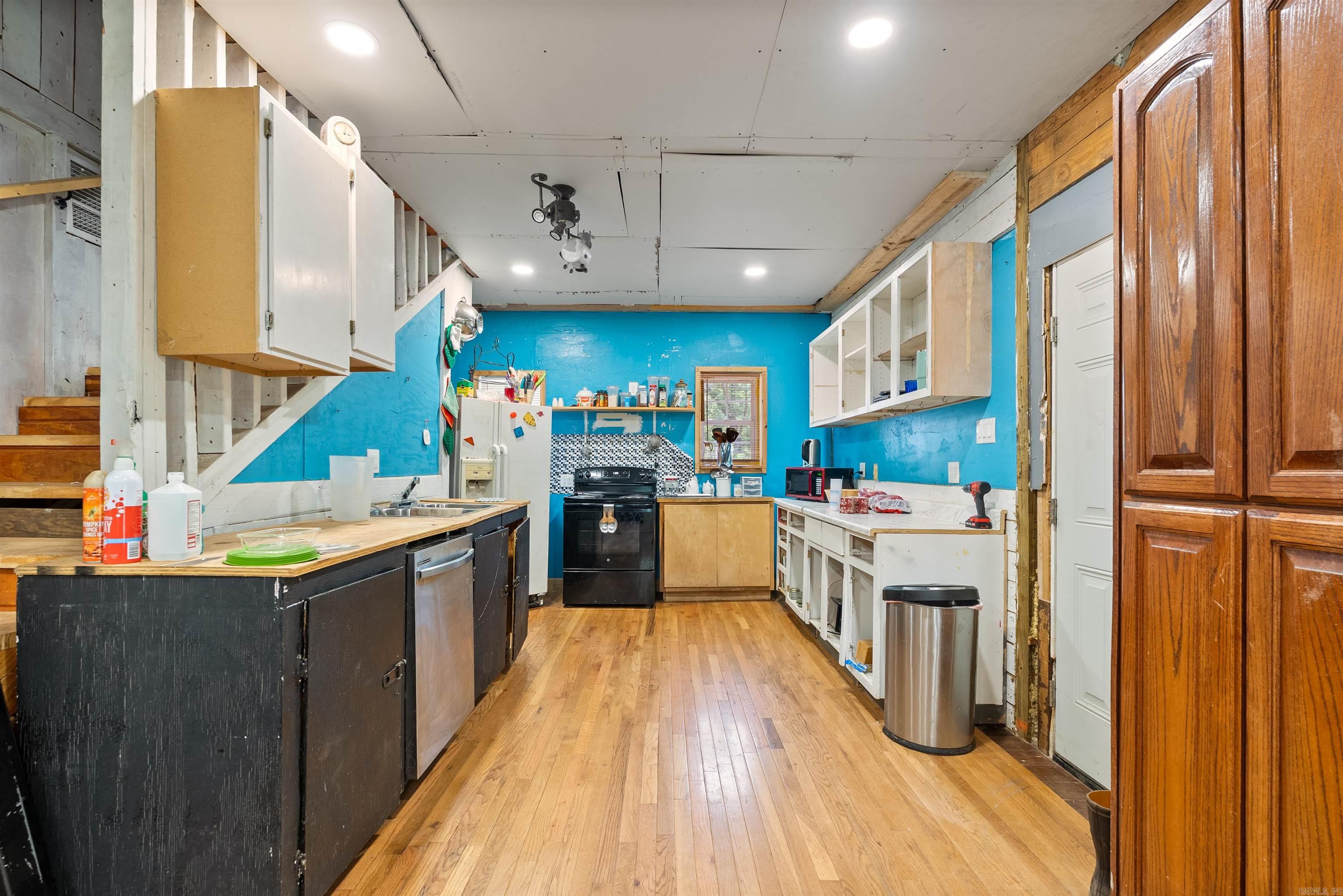 DOWDY & TERRY - Residential