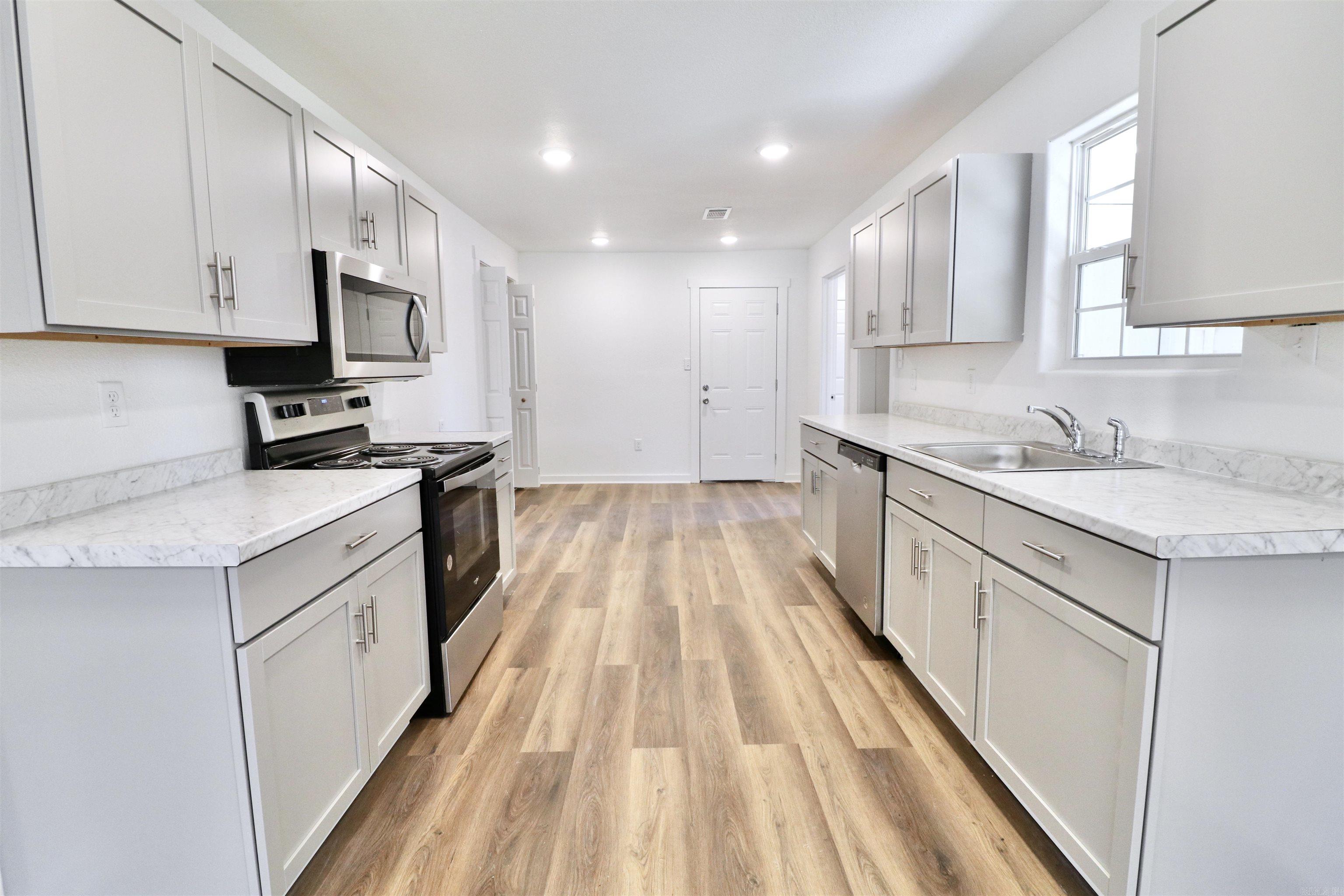 Cobb & Lee - Residential