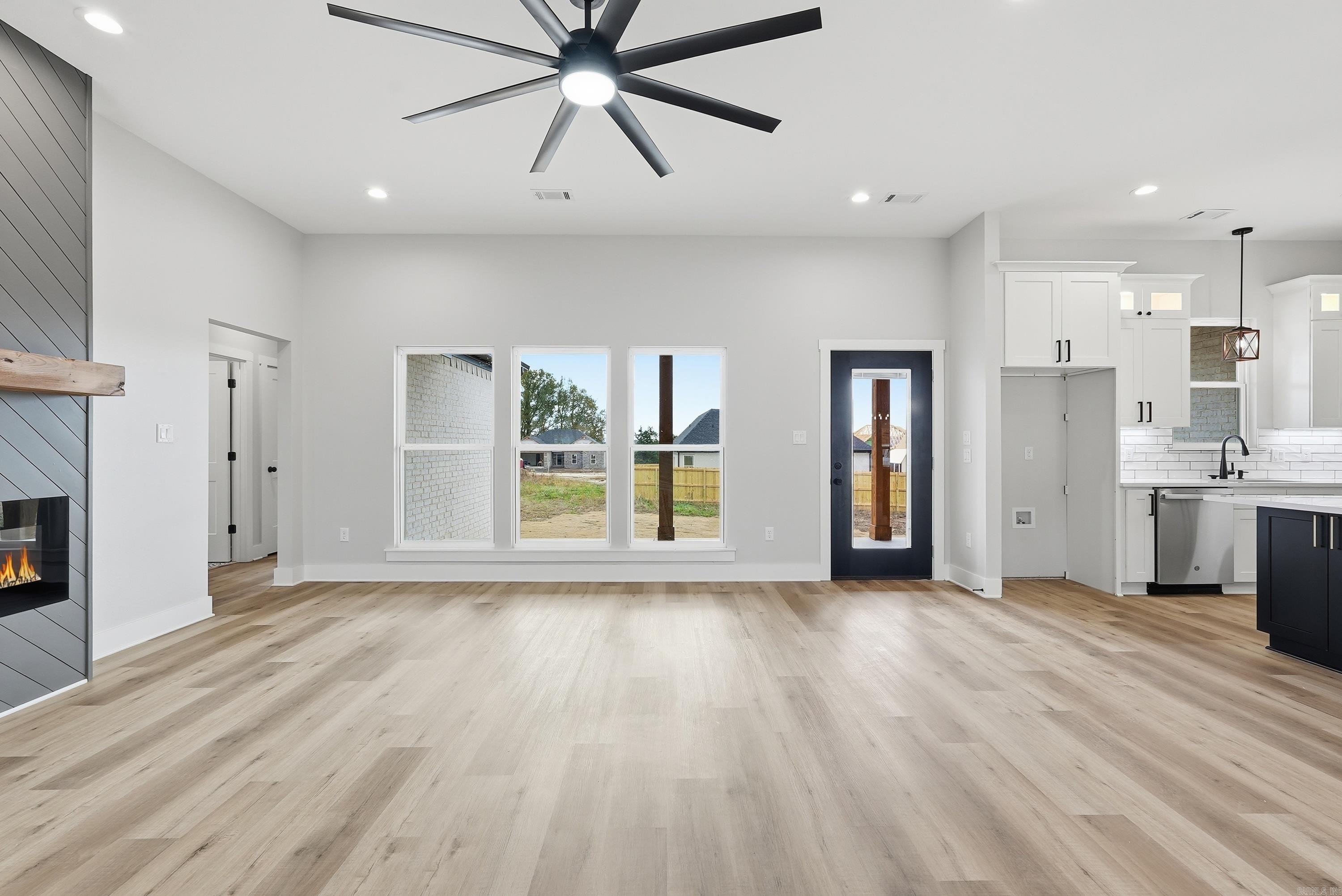 RIDGE VIEW - Residential