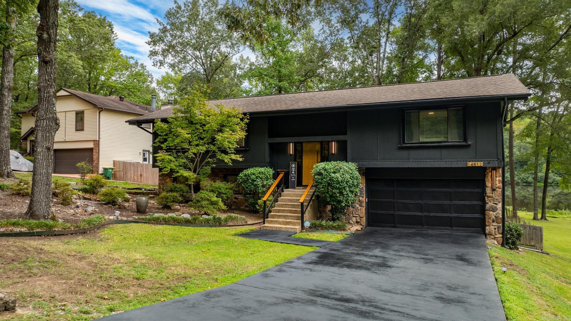 SPRING VALLEY MANOR - Residential