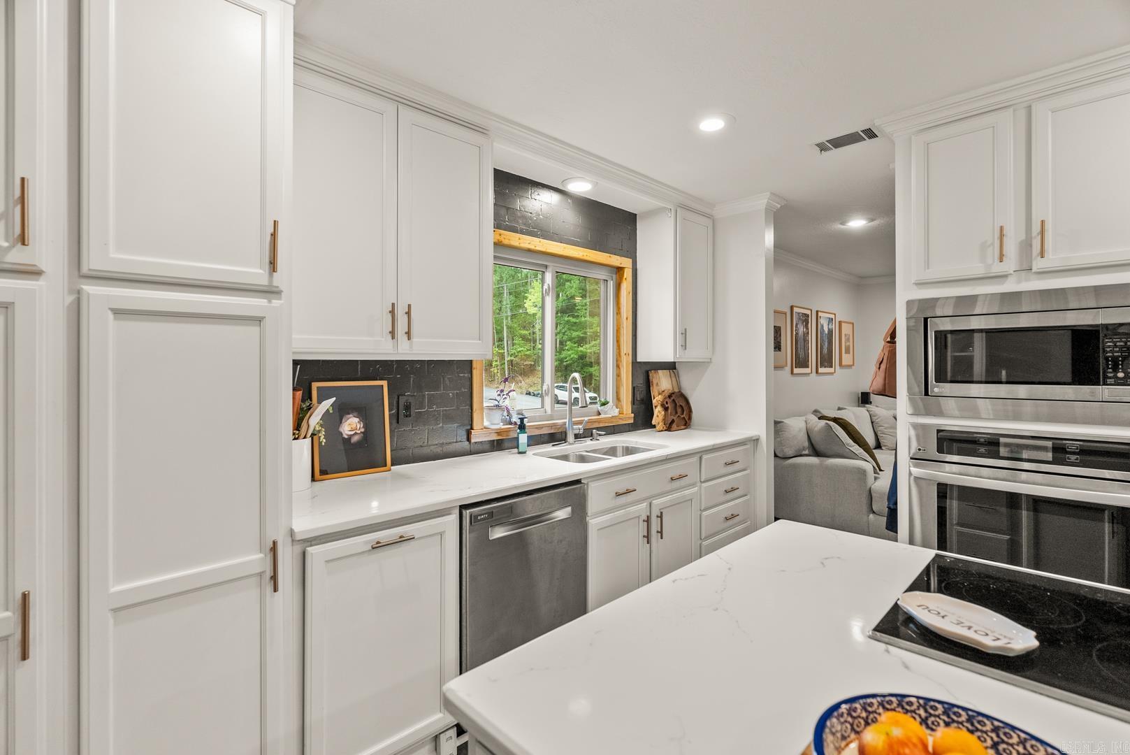 SPRING VALLEY MANOR - Residential