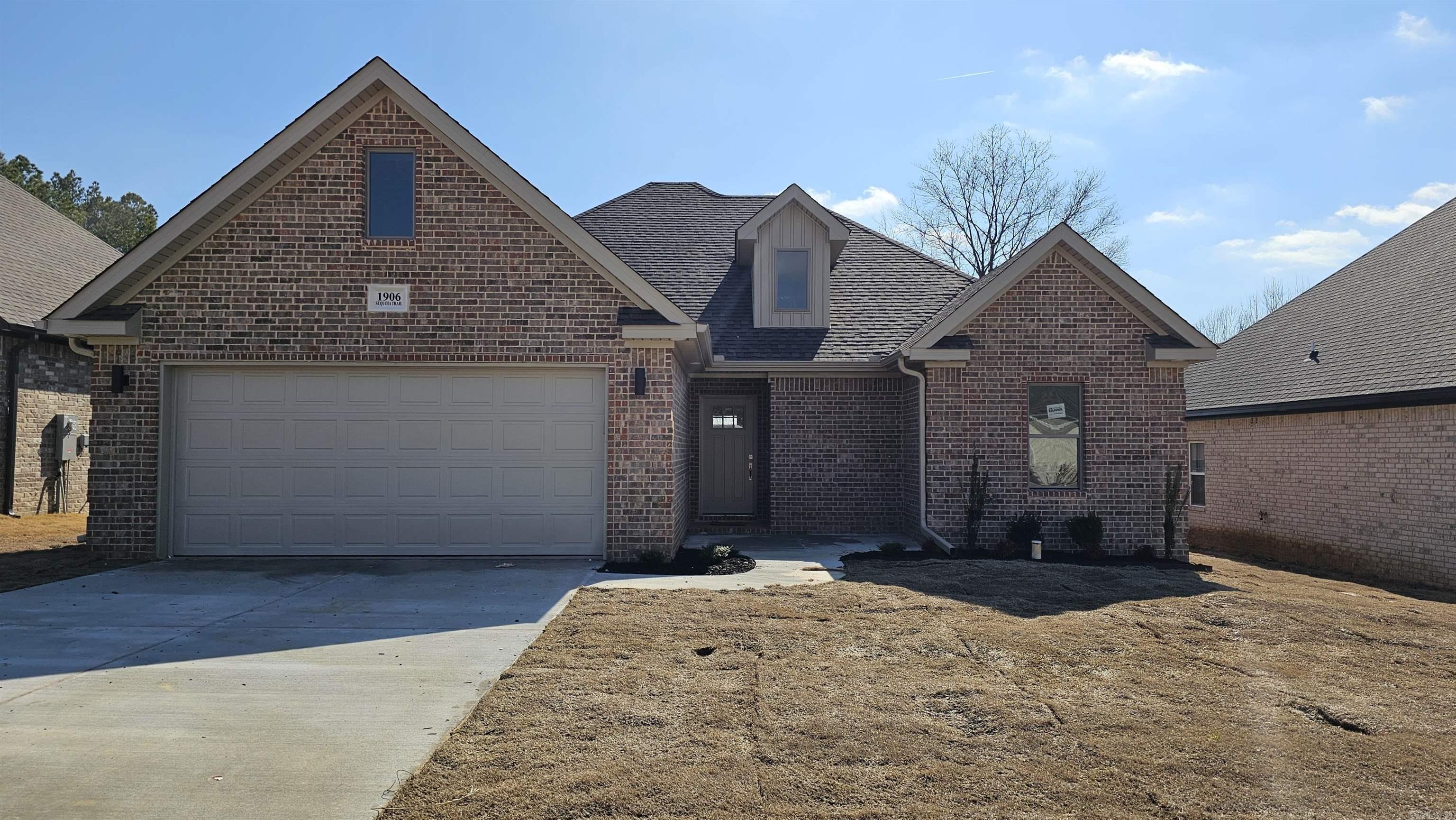 SIERRA HILLS - Residential