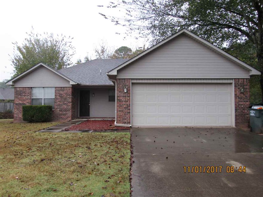 Well maintained 3 bedroom home in a cul-de-sac, oversized backyard, split bedroom plan, all kitchen appliances including refrigerator, open living room, separate laundry room, 2 car garage. No Pets.