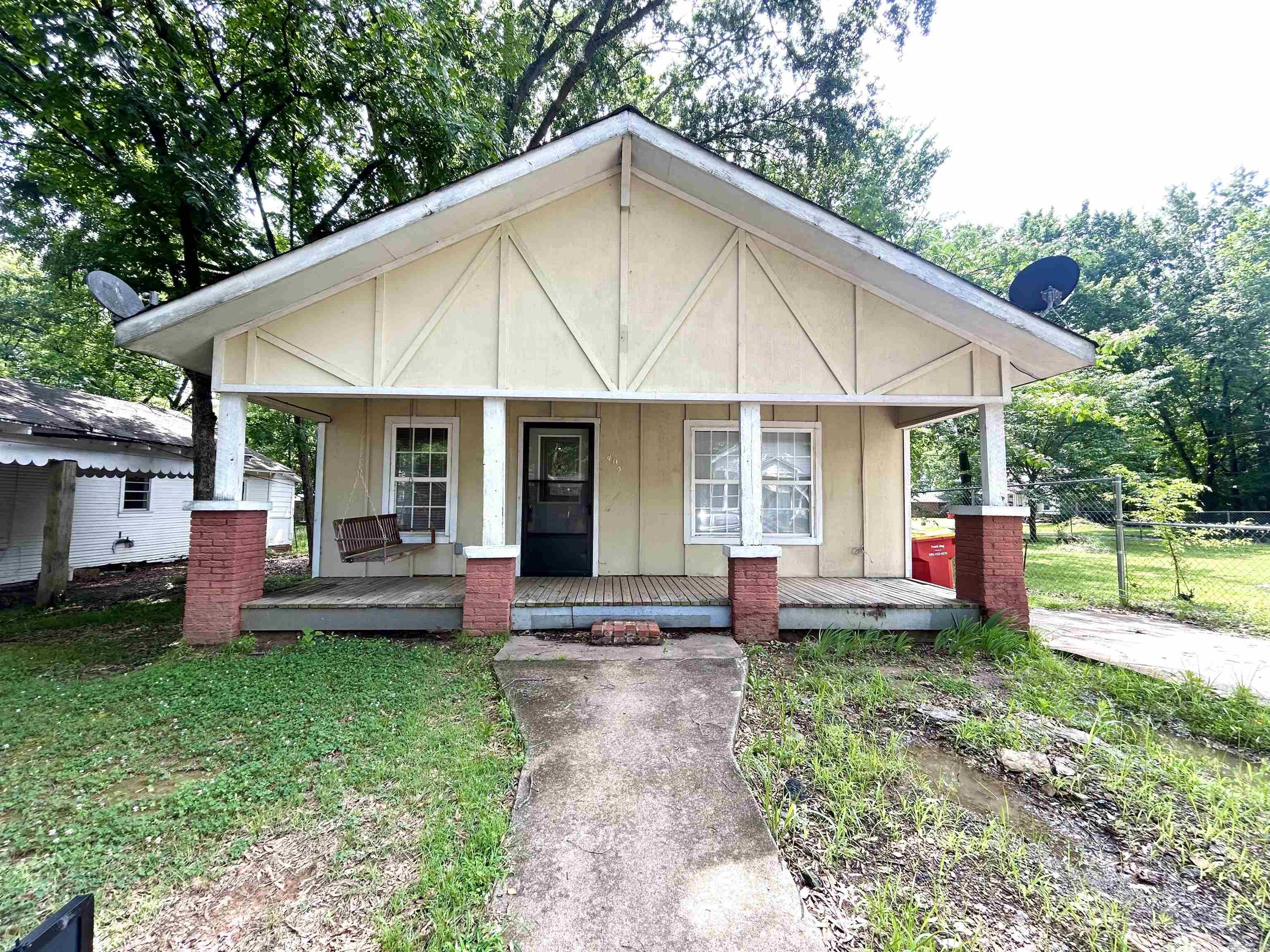 Discover this fantastic investment opportunity in Morrilton, AR! This charming 2 bed, 1 bath home offers approximately 1056 square feet of potential. Don't miss out on the possibility of owning this property in a convenient location. Schedule your showing today! *Property is being sold AS IS, WHERE IS*