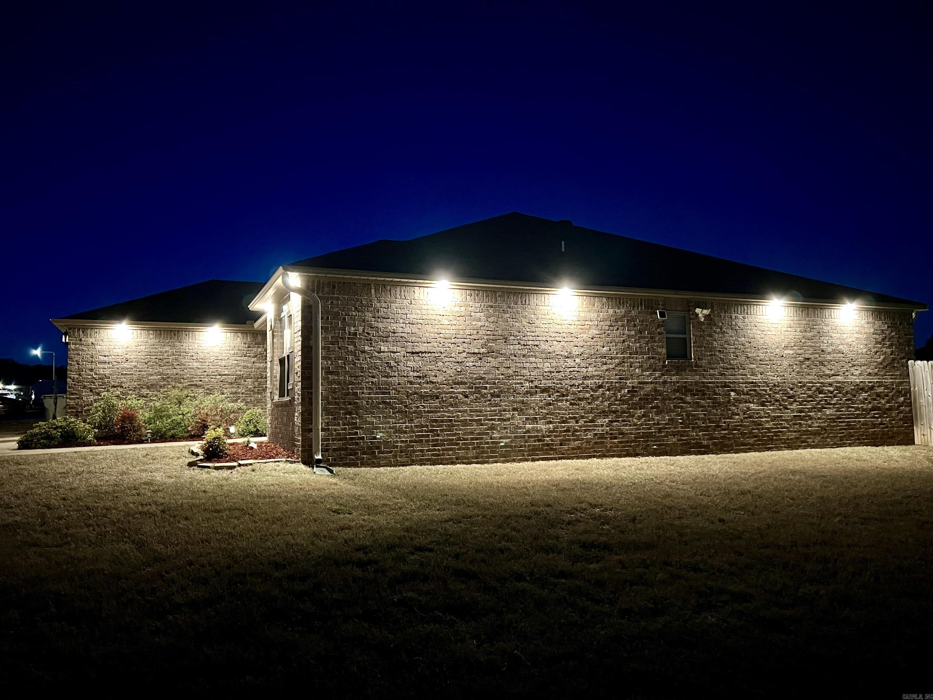 JUDE'S CROSSING - Residential