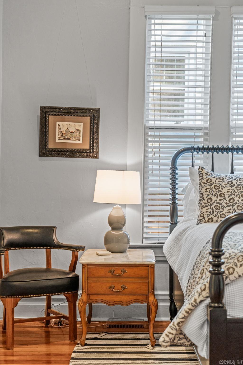 ELMHURST - Residential