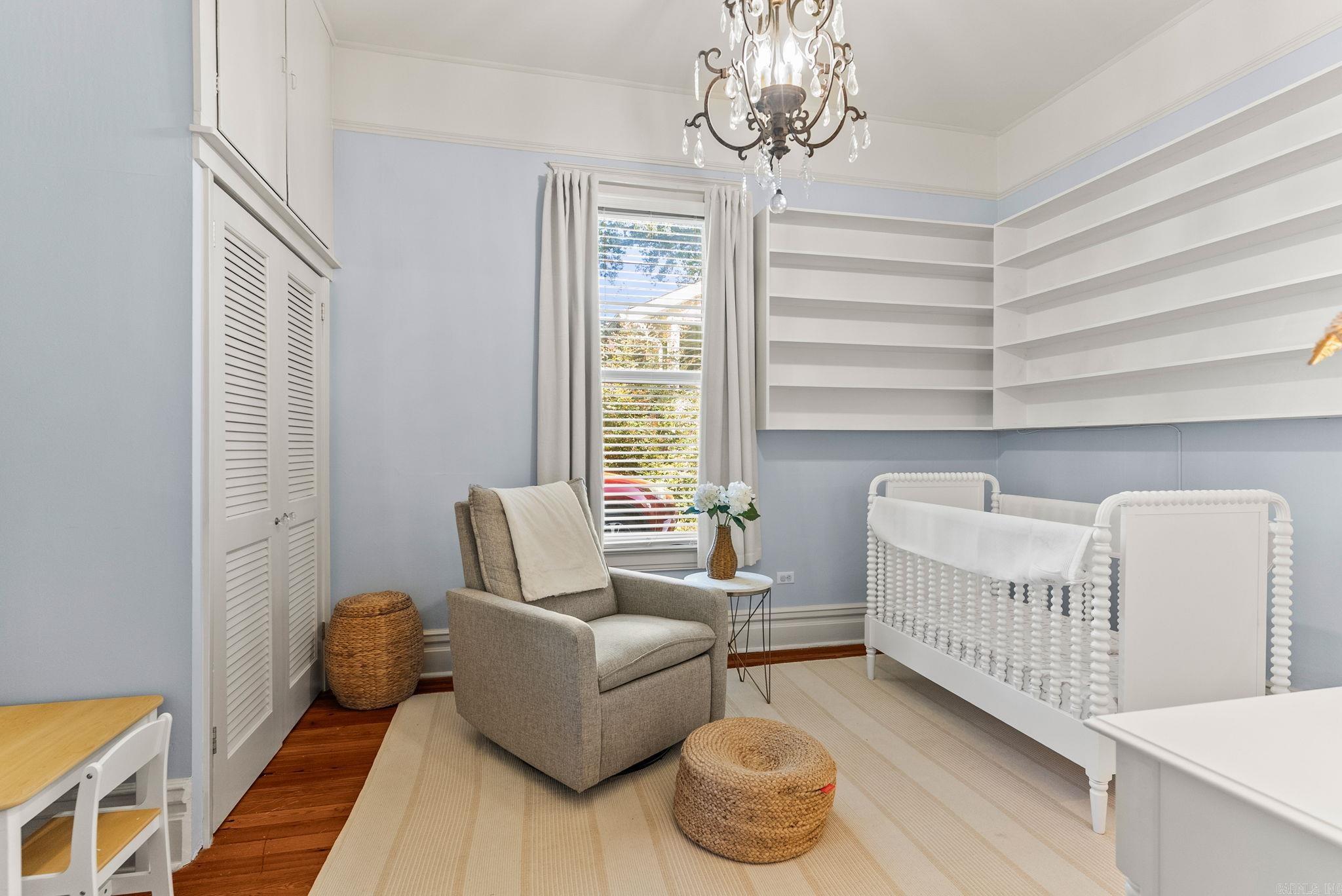 ELMHURST - Residential