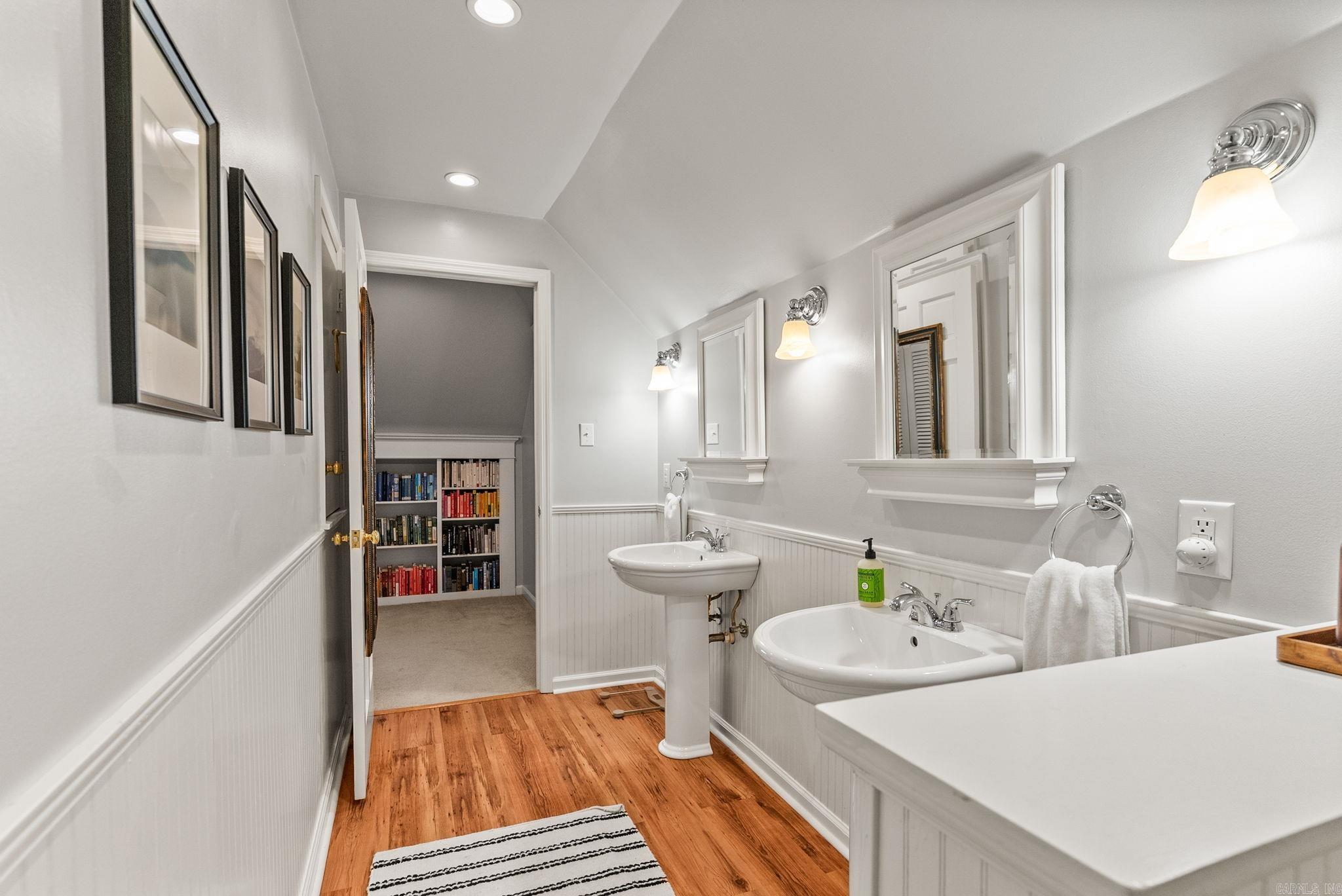 ELMHURST - Residential