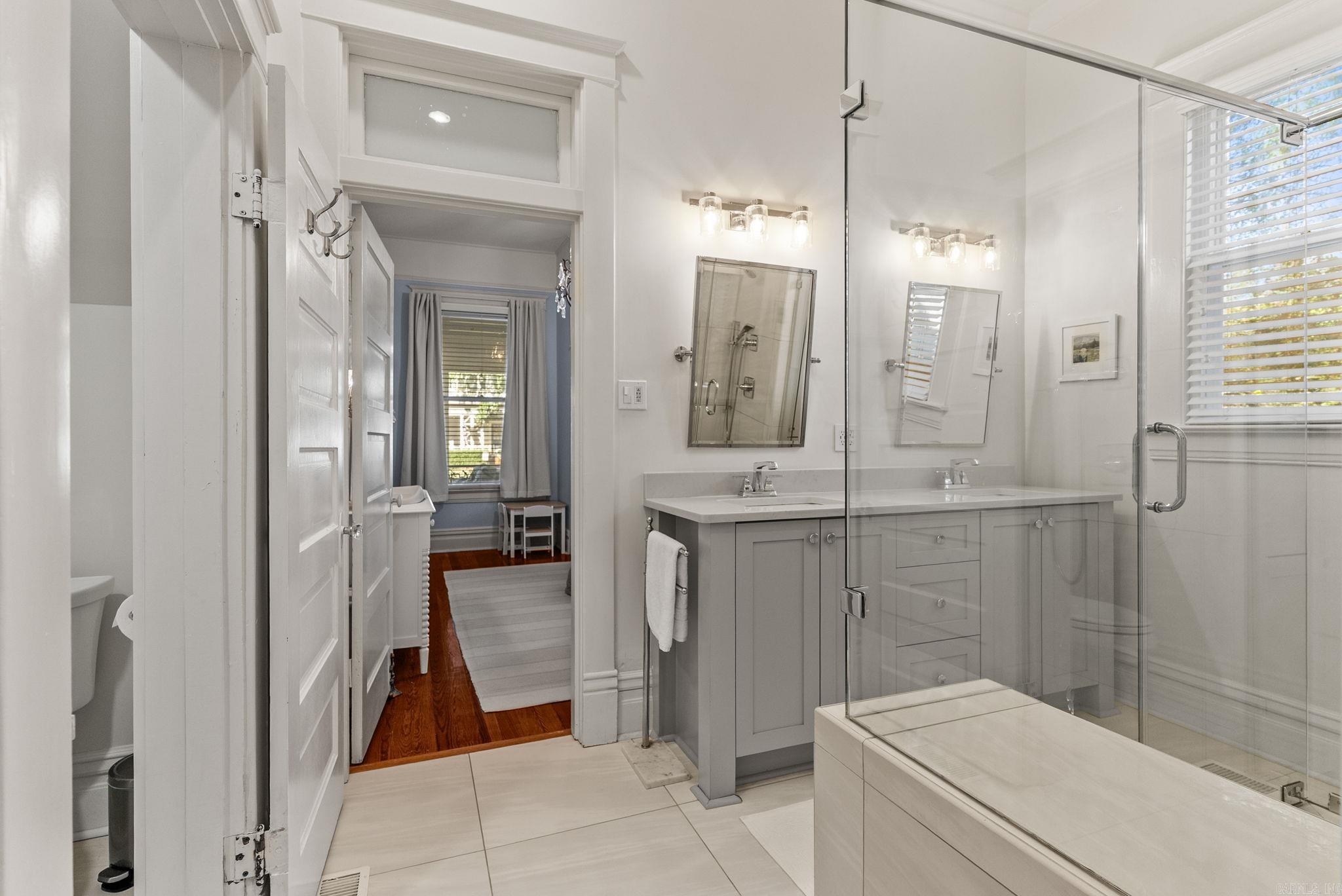 ELMHURST - Residential