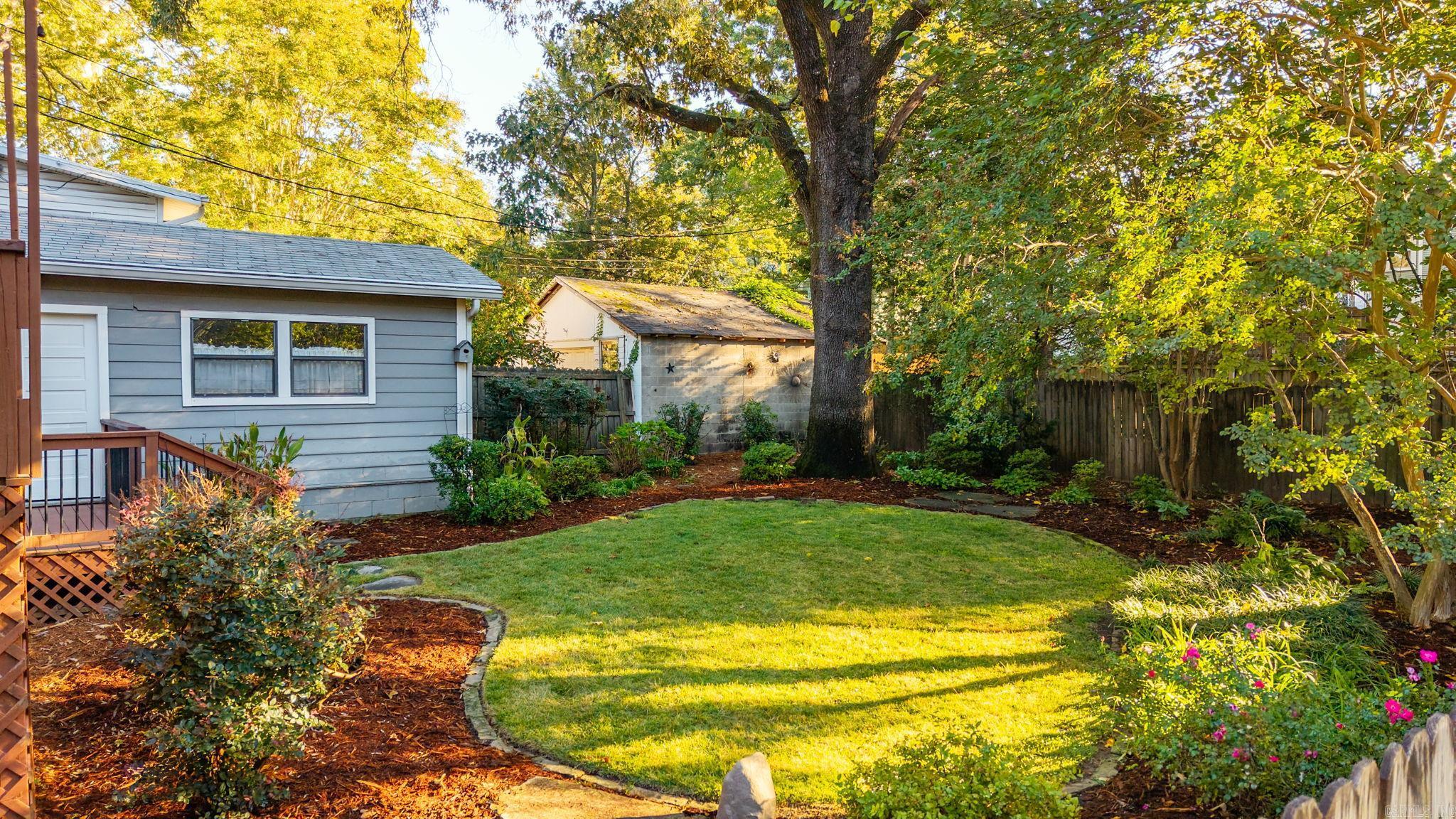 ELMHURST - Residential