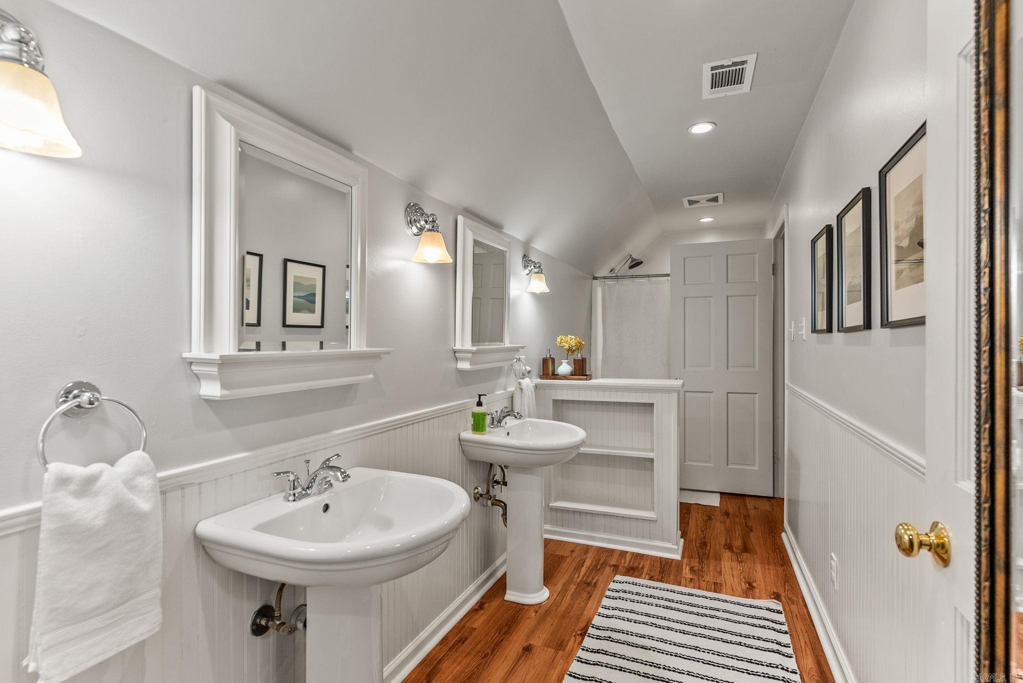 ELMHURST - Residential