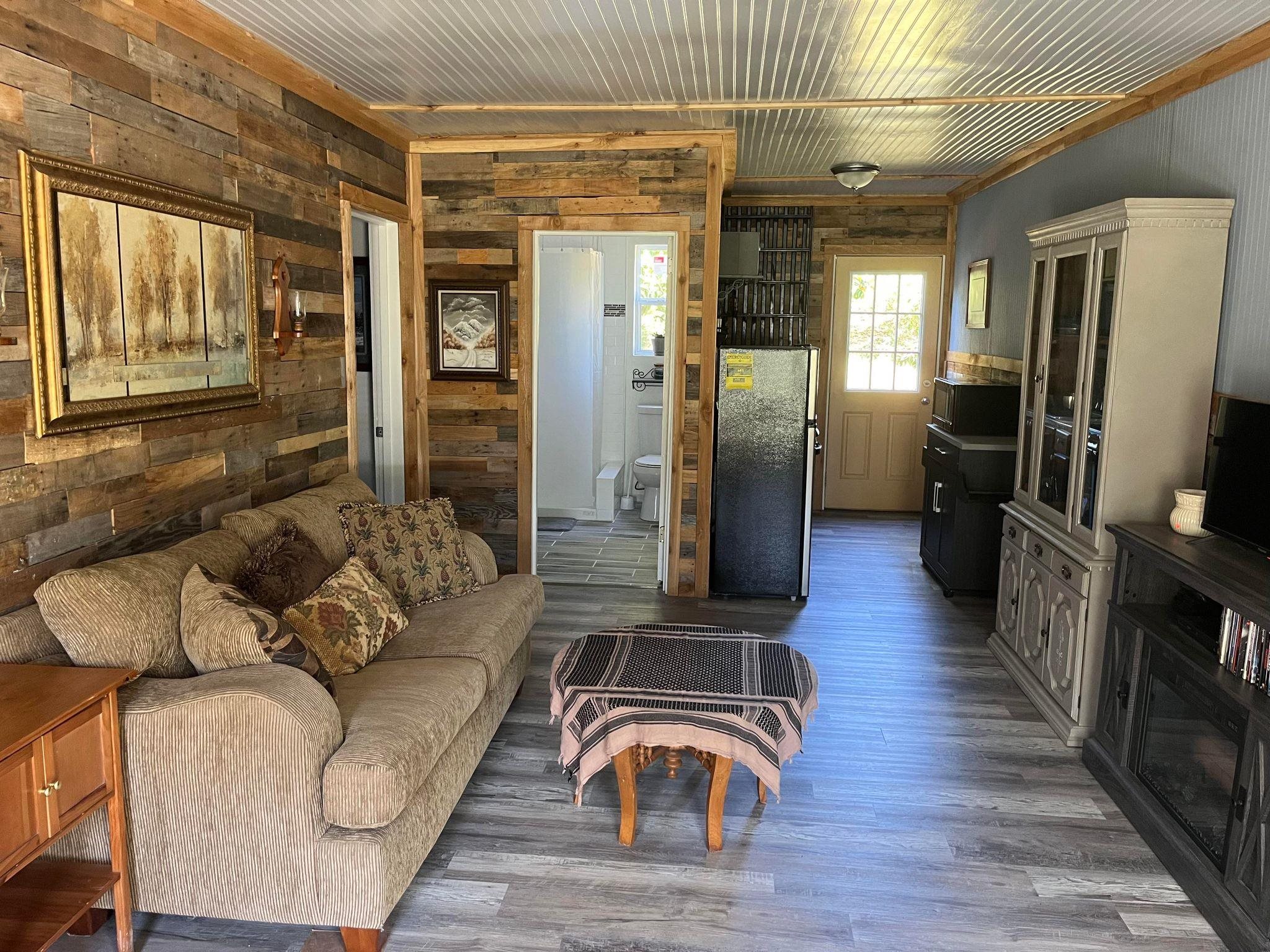 Mena Original - Residential