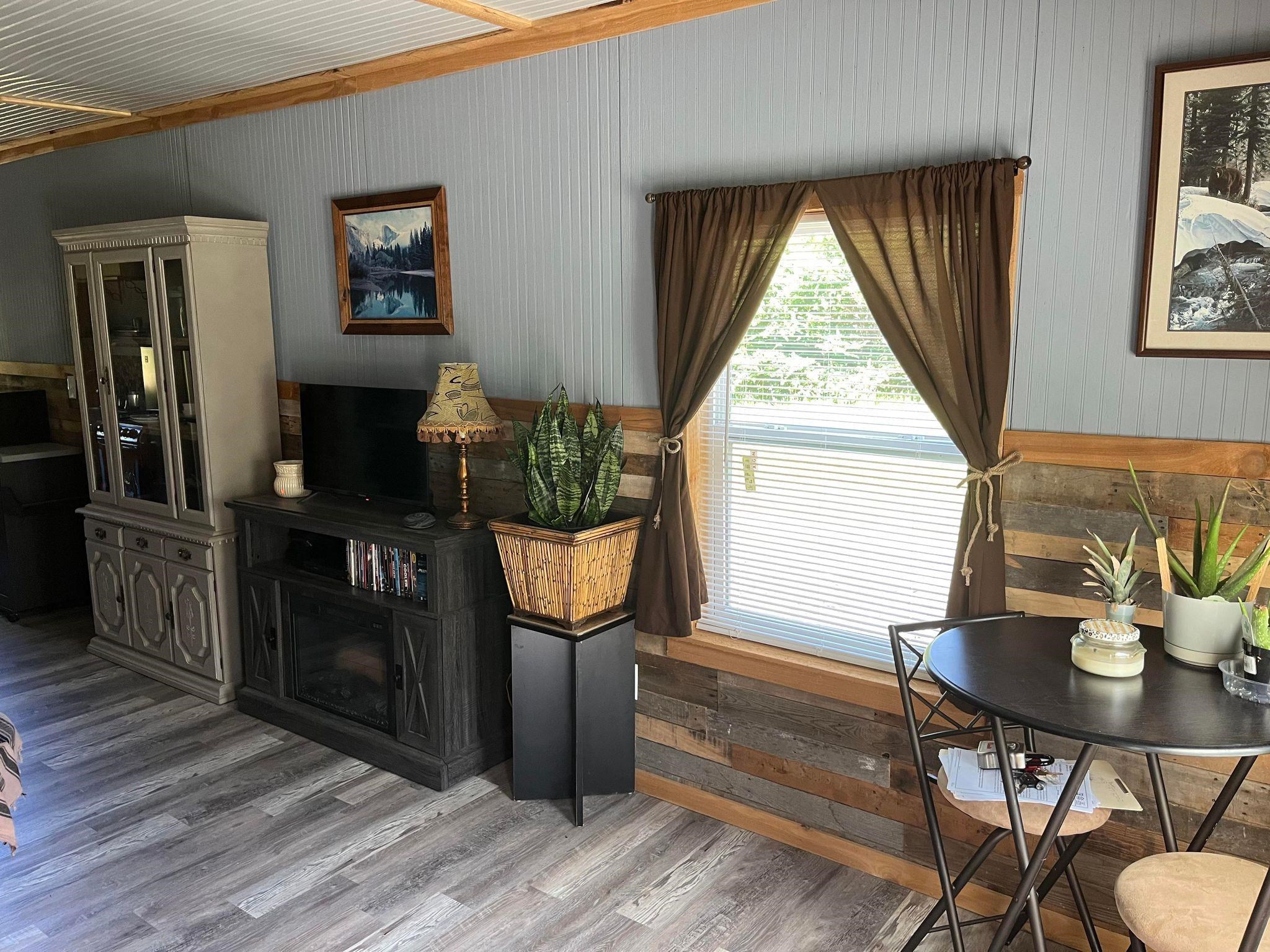 Mena Original - Residential