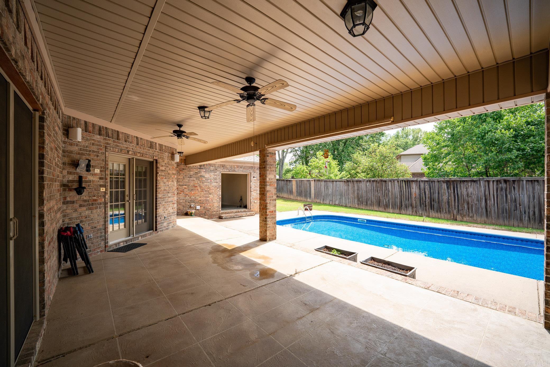 FIELDSTONE - Residential